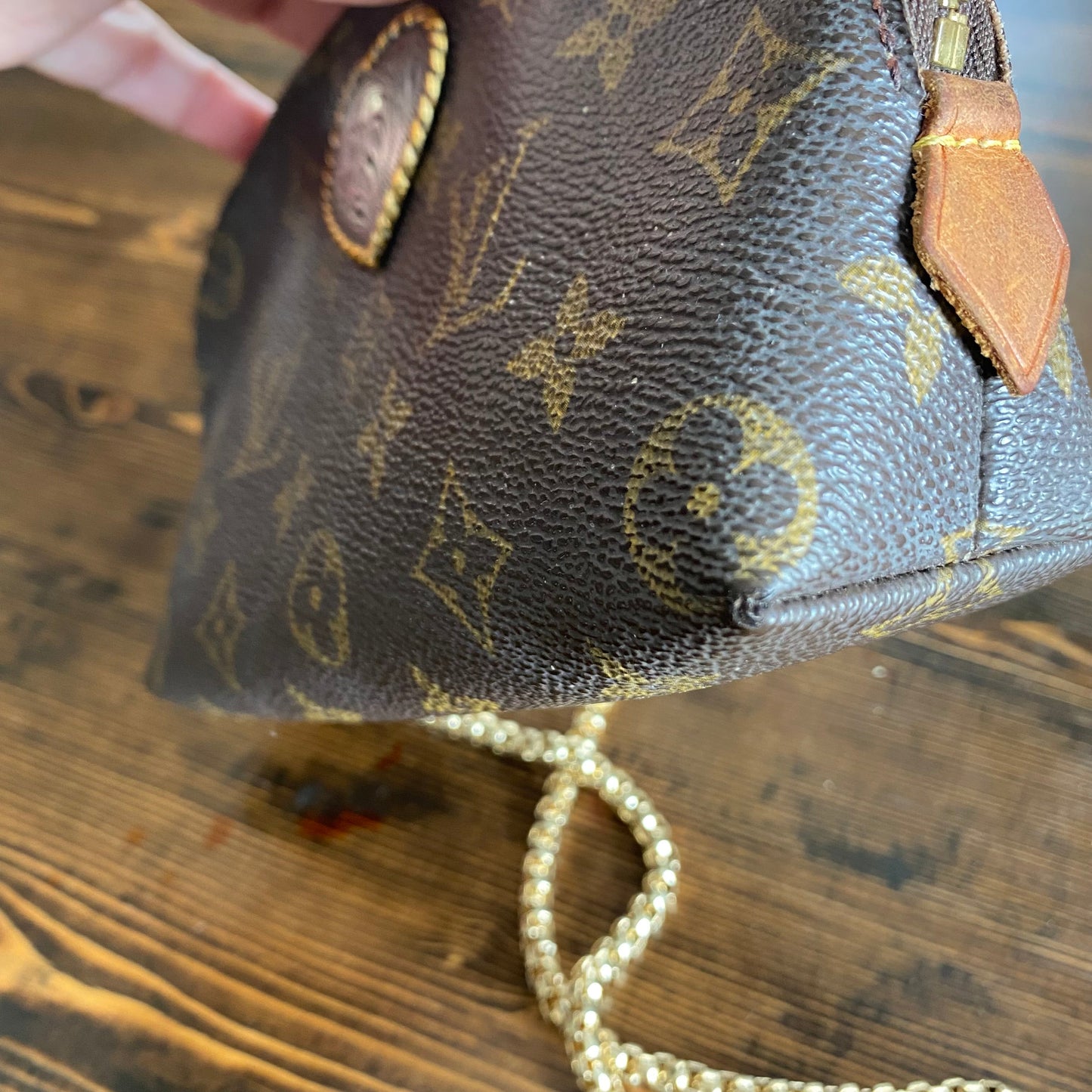 The Junco Crossbody Bag -Orvis bags Monogram with Heart in Gold