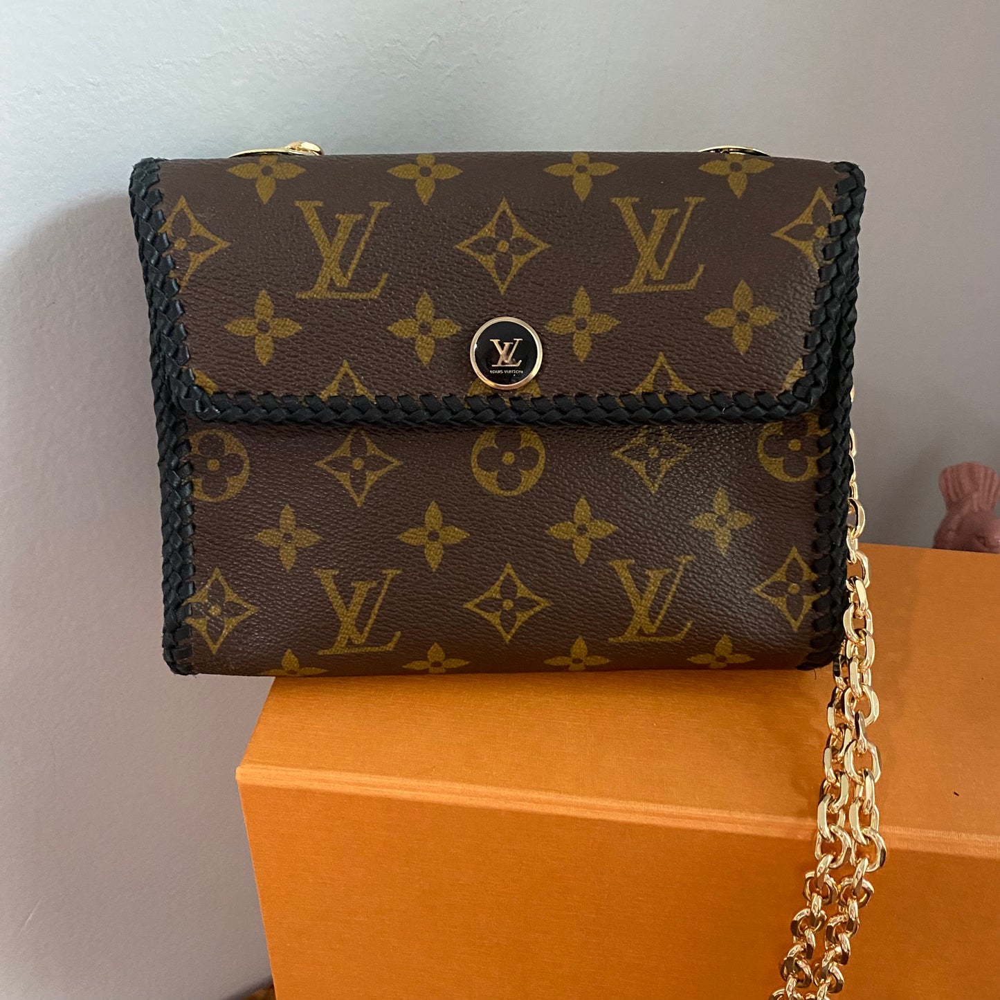 The Canvasback Shoulder/Crossbody Bag -Orvis bags Monogram in Black