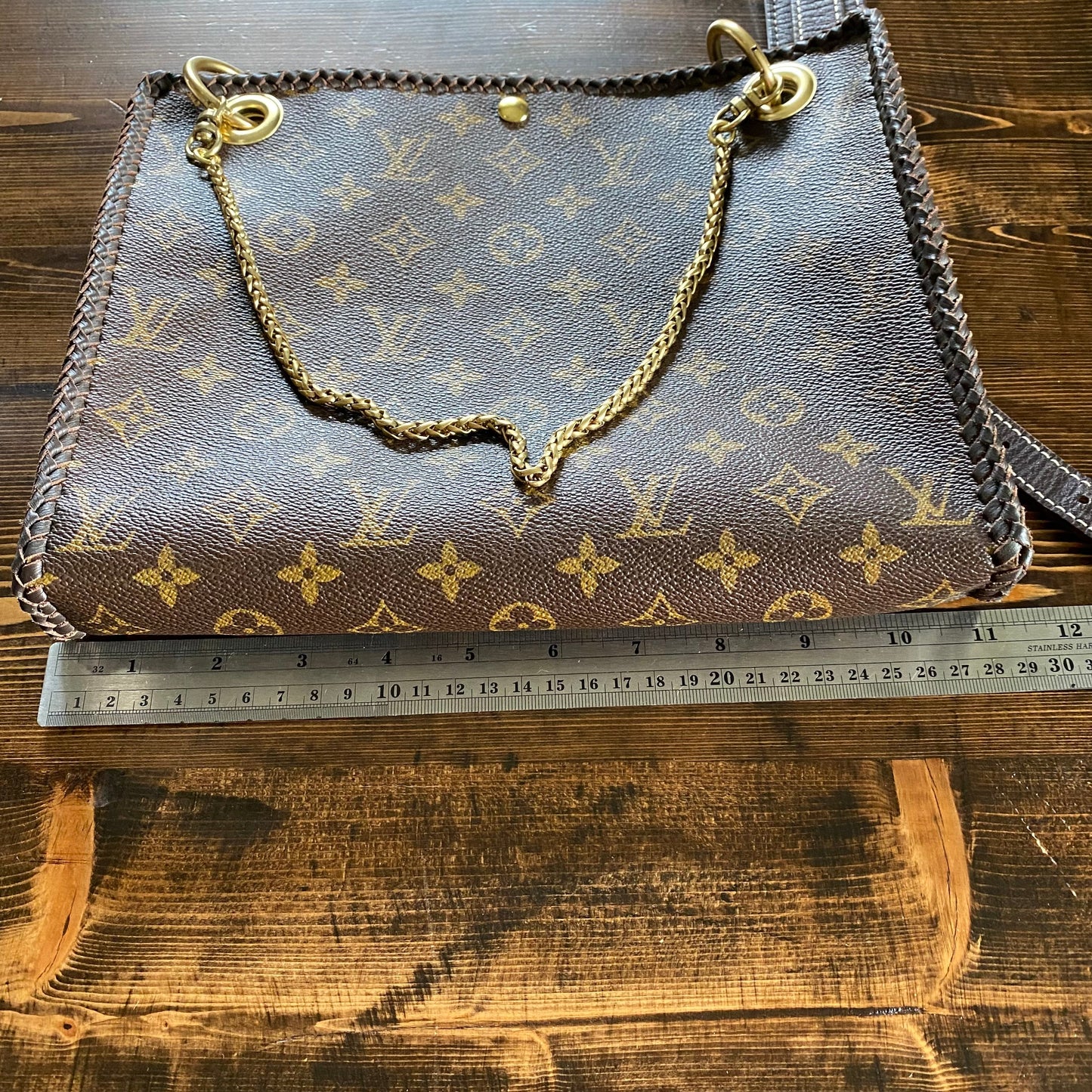 The Swan -Orvis bags Monogram Crossbody