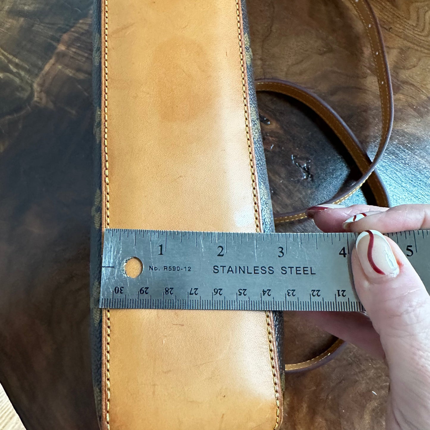 The Junco Crossbody -Orvis bags LV Monogram in Vachetta