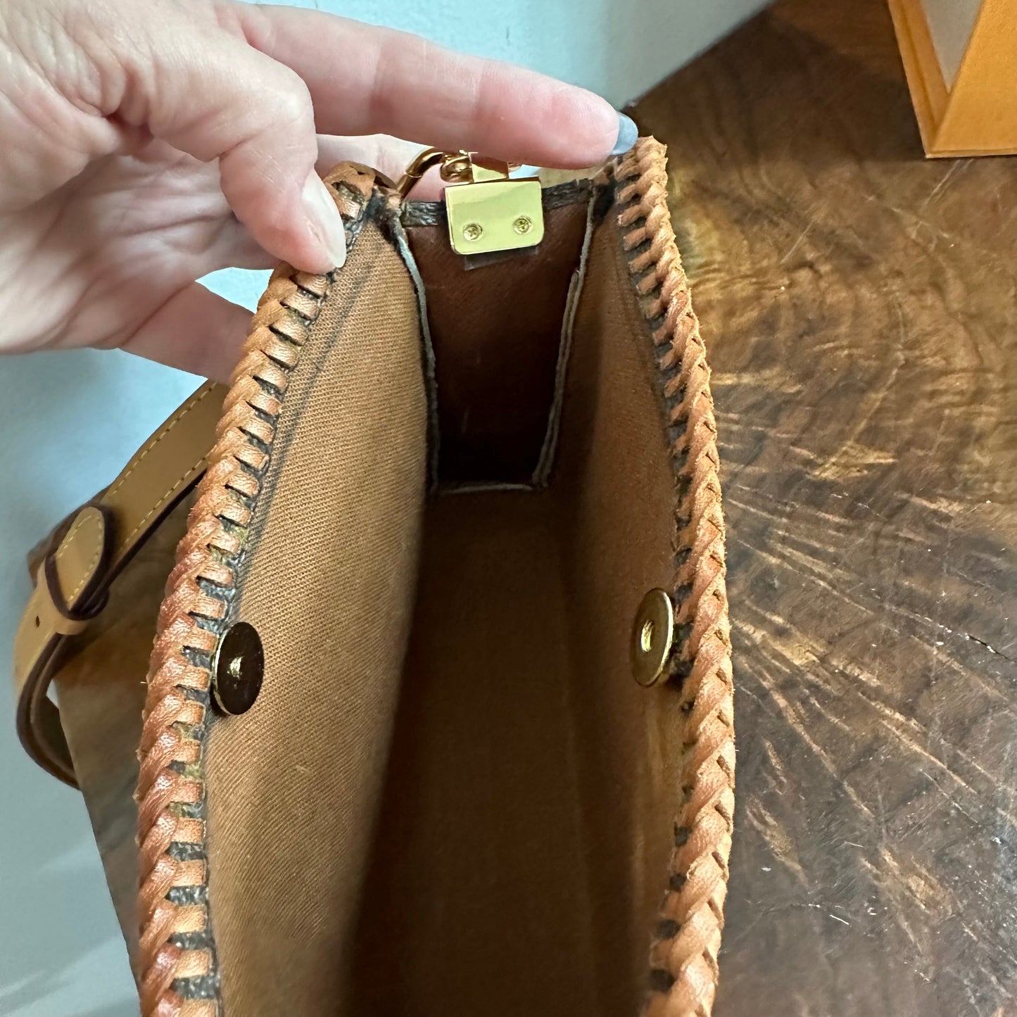 The Cygnet Crossbody -Orvis bags LV Monogram in Vachetta