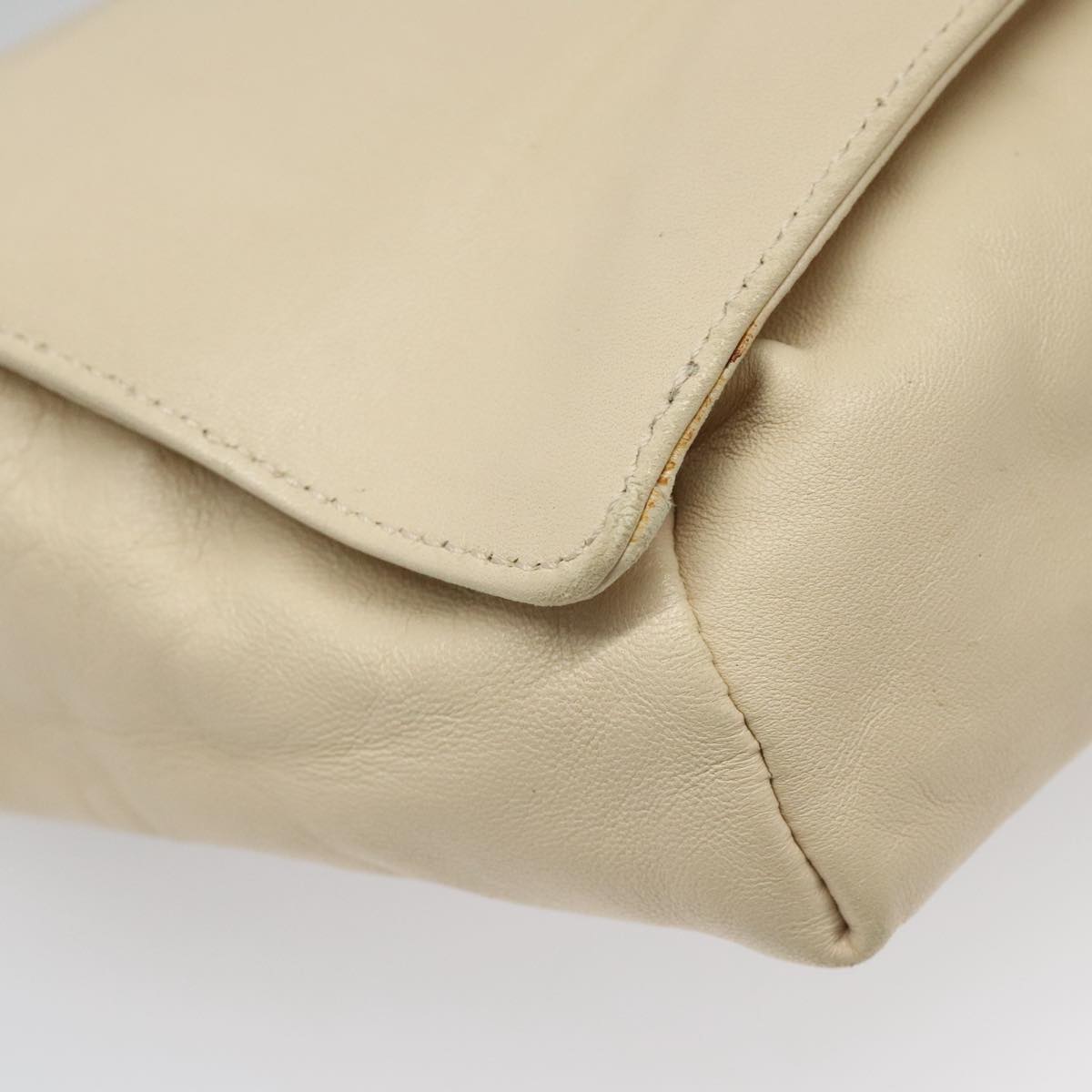 Gucci Drawstring Beige Leather Shoulder Bag