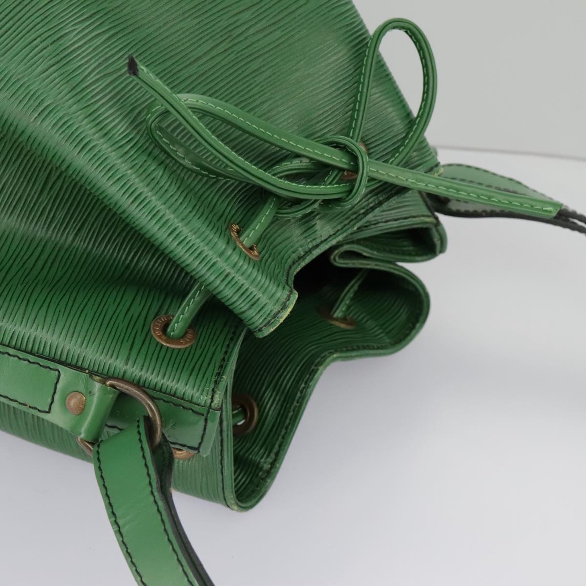 Louis Vuitton Noé Green Leather Shoulder Bag