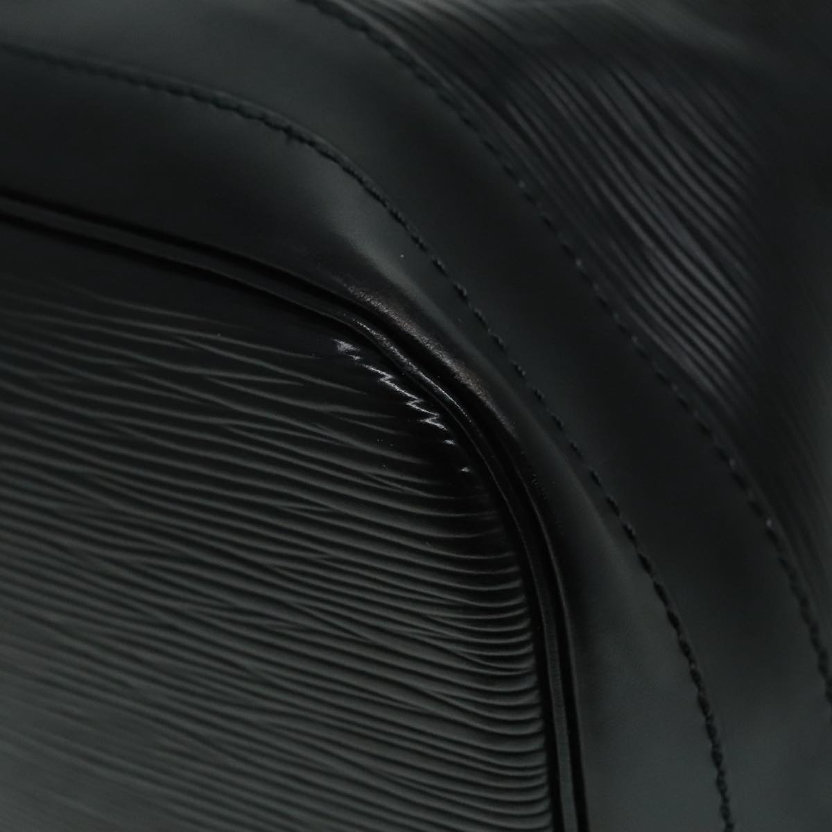 Louis Vuitton Noé Black Leather Shoulder Bag