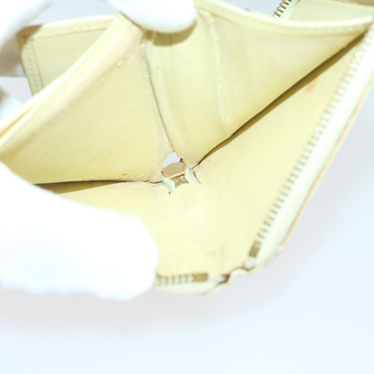Louis Vuitton Vénus Beige Patent Leather Wallet