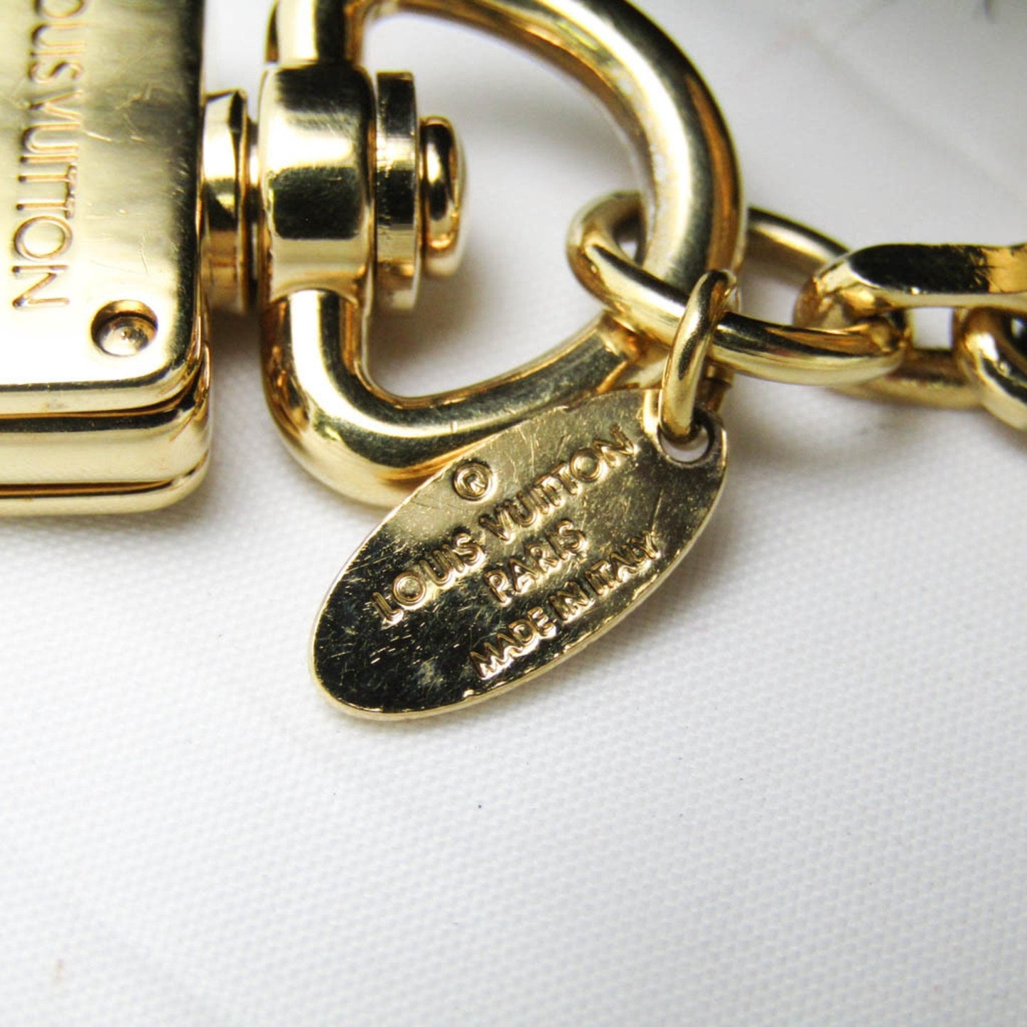 Louis Vuitton Bijoux De Sac Chaîne Et Porte Clés Gold Metal Bag Jewelry