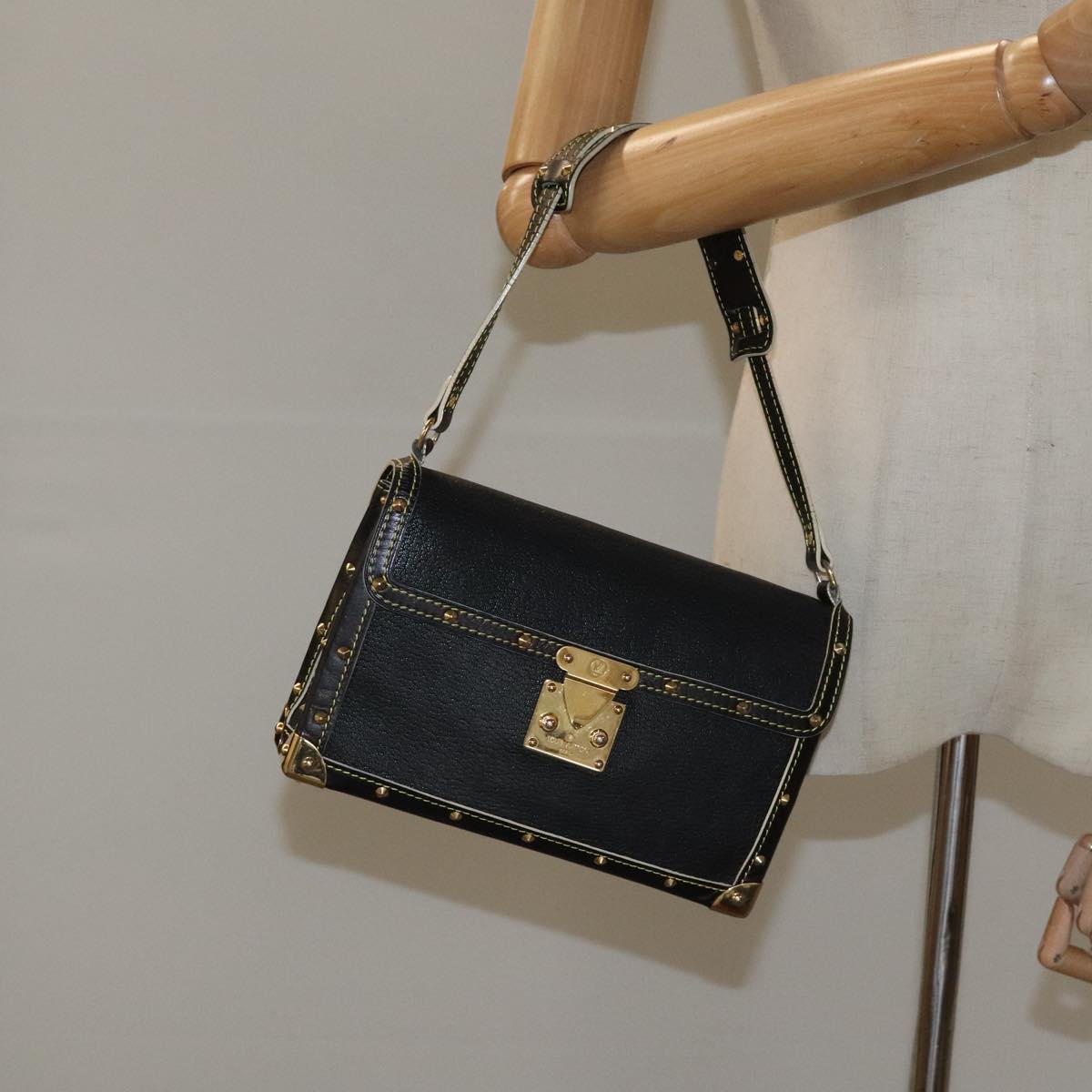 Louis Vuitton Suhali Black Leather Shoulder Bag