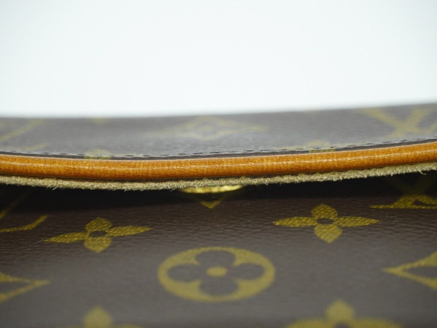 Louis Vuitton Pochette Florentine Brown Gold Plated Clutch Bag