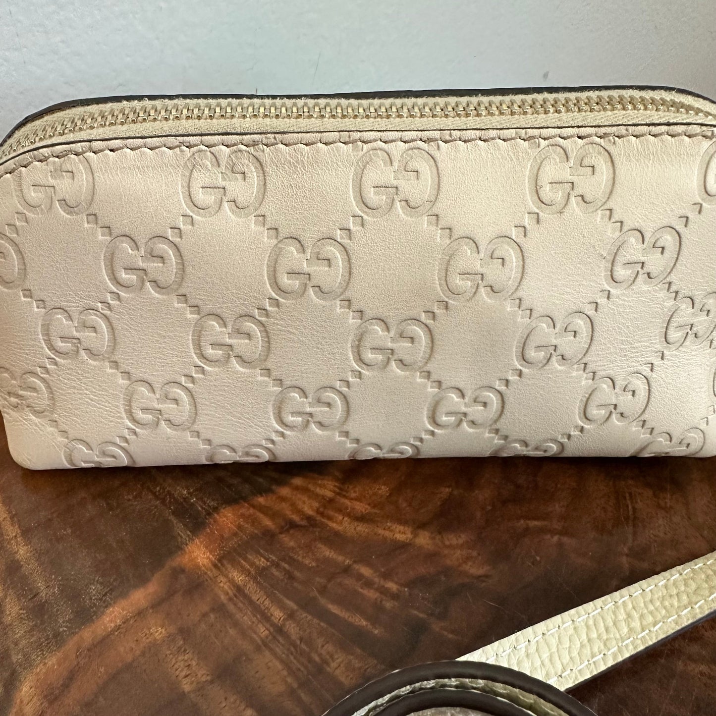 The Junco Crossbody -Orvis bags Guccisima Gucci in Light Taupe