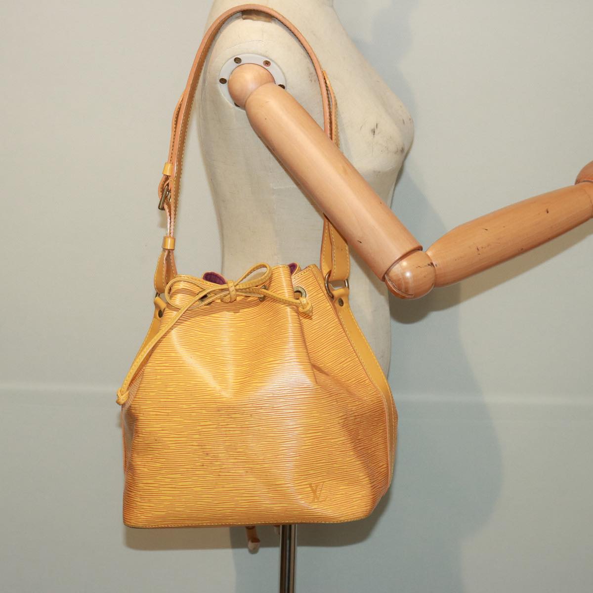 Louis Vuitton Petit Noé Yellow Leather Shoulder Bag