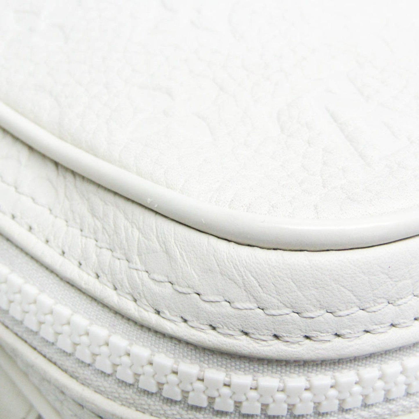 Louis Vuitton Utility Side White Leather Shoulder Bag