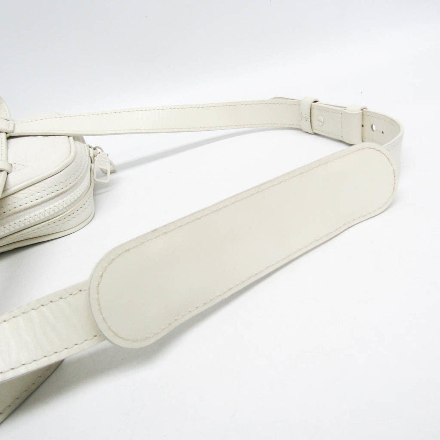 Louis Vuitton Utility Side White Leather Shoulder Bag
