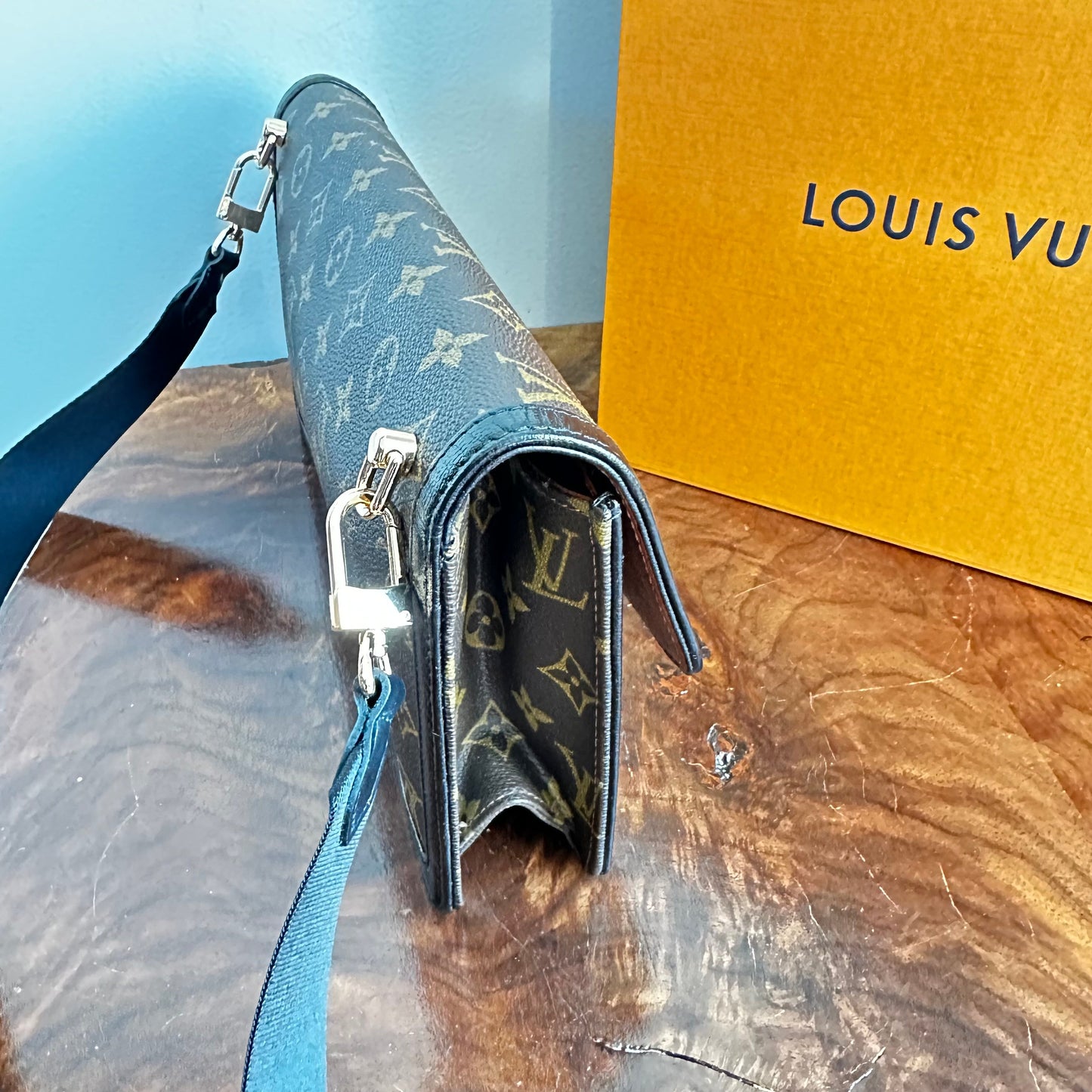The Crane -Orvis bags Monogram LV Crossbody Bag in Black