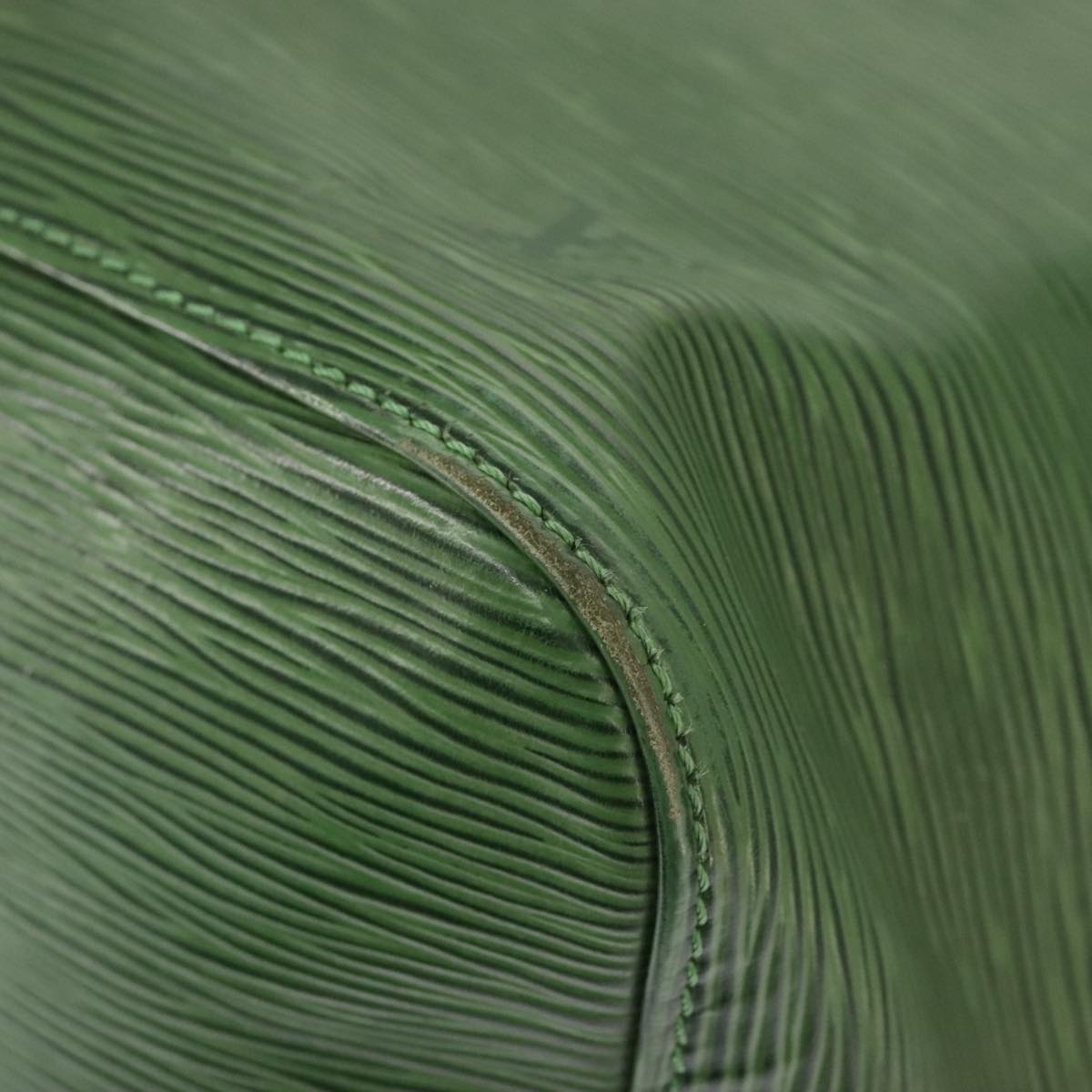 Louis Vuitton Noé Green Leather Shoulder Bag