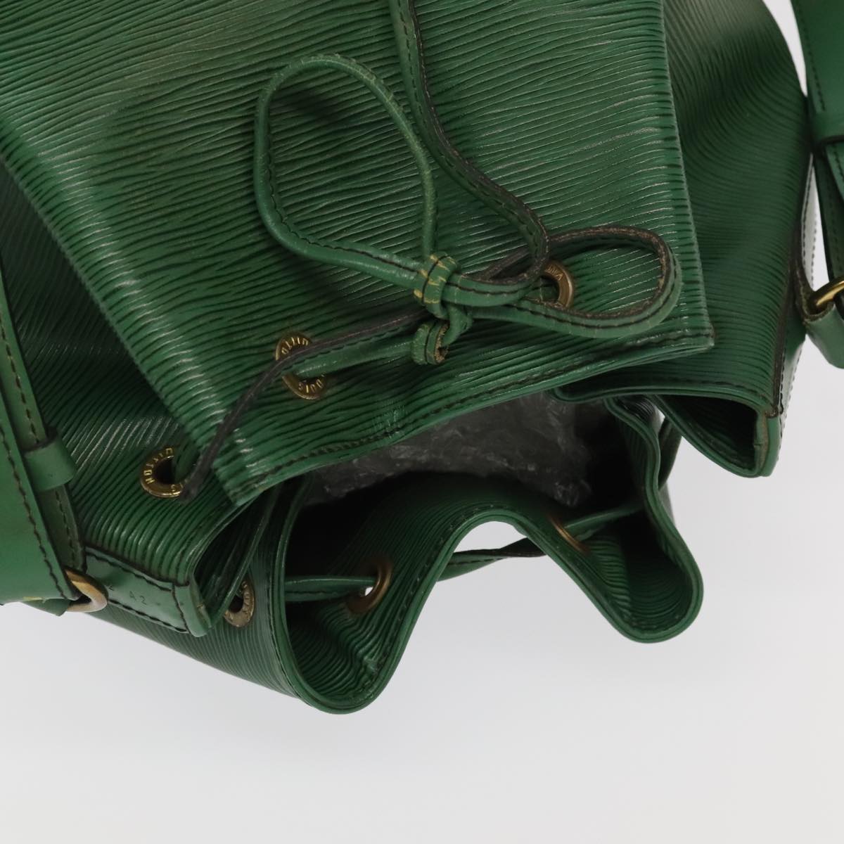Louis Vuitton Noé Green Leather Shoulder Bag