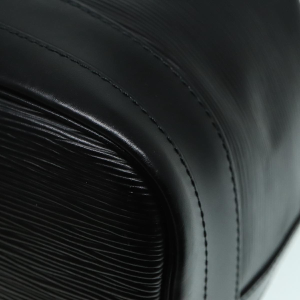 Louis Vuitton Noé Black Leather Shoulder Bag