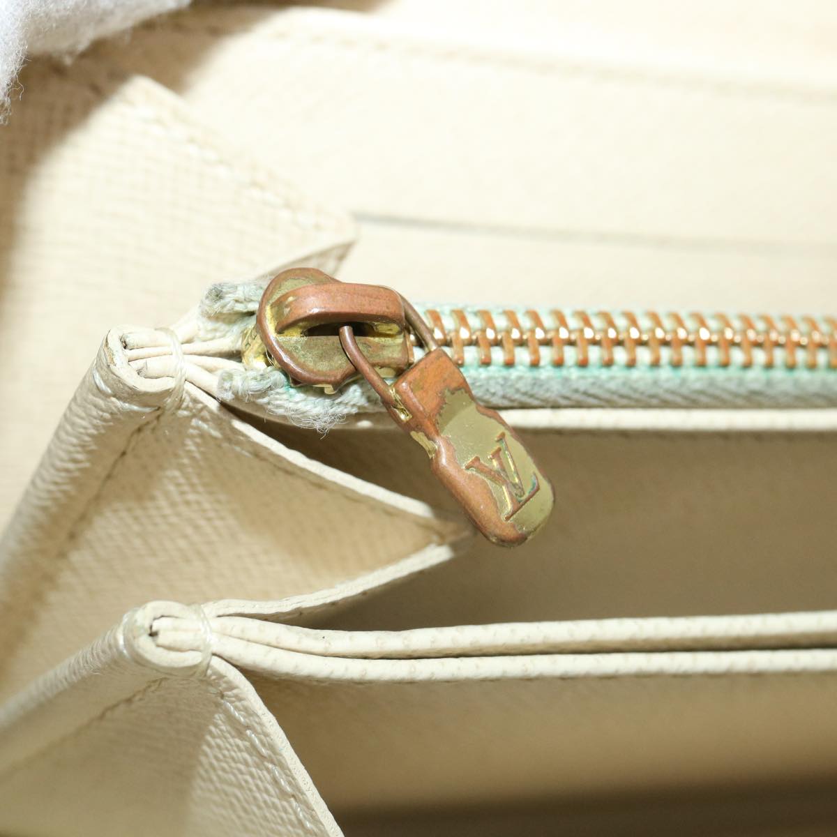 Louis Vuitton Zippy Wallet White Canvas Wallet