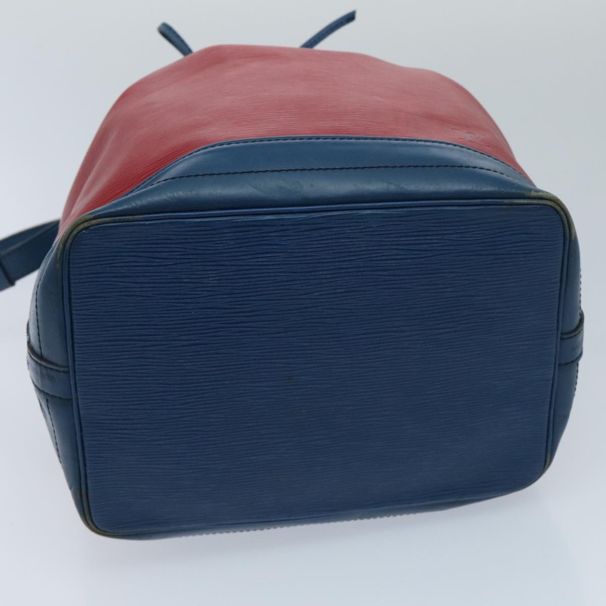 Louis Vuitton Noe Red Leather Shoulder Bag