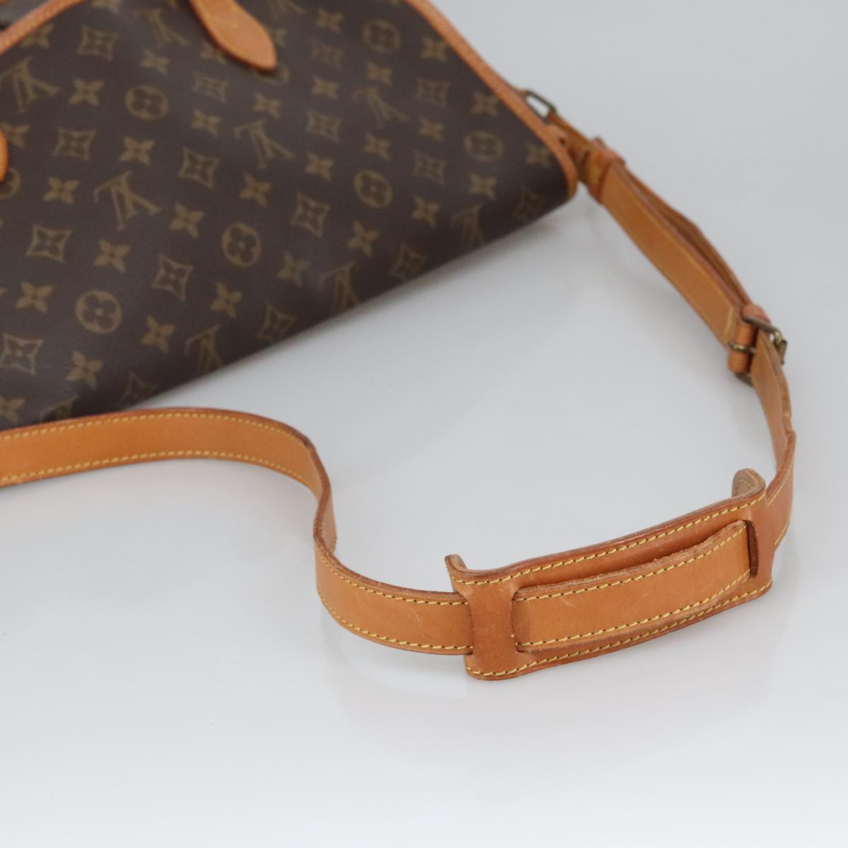 Louis Vuitton Gibecière Brown Canvas Shoulder Bag