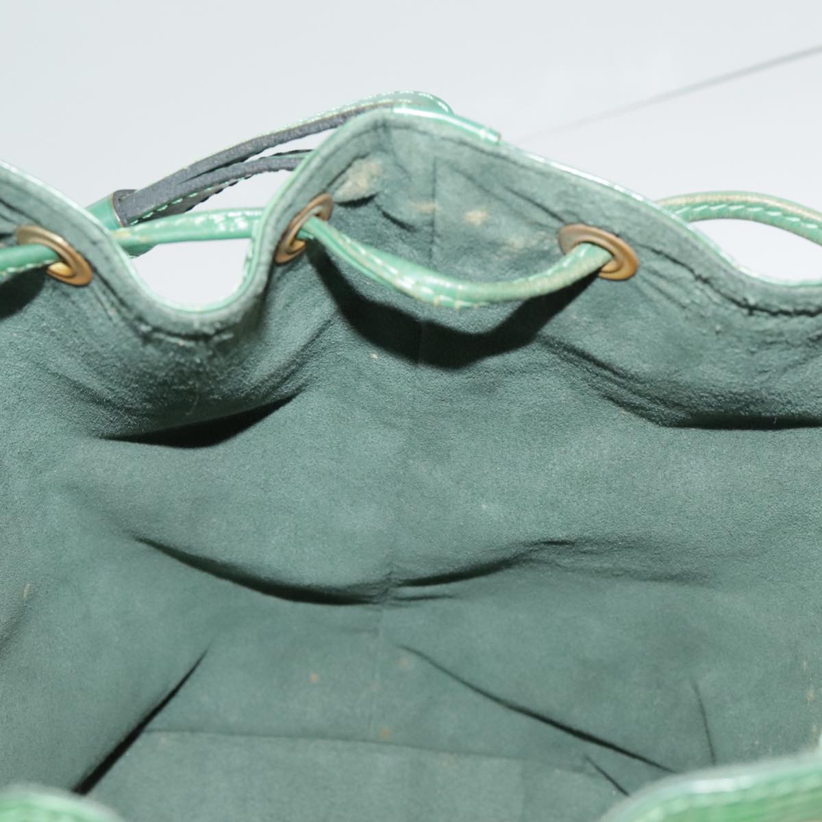 Louis Vuitton Noé Green Leather Shoulder Bag