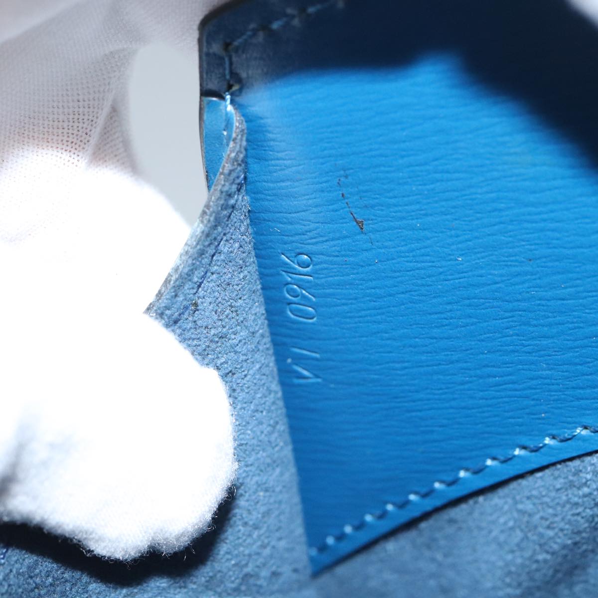 Louis Vuitton Cluny Blue Leather Shoulder Bag