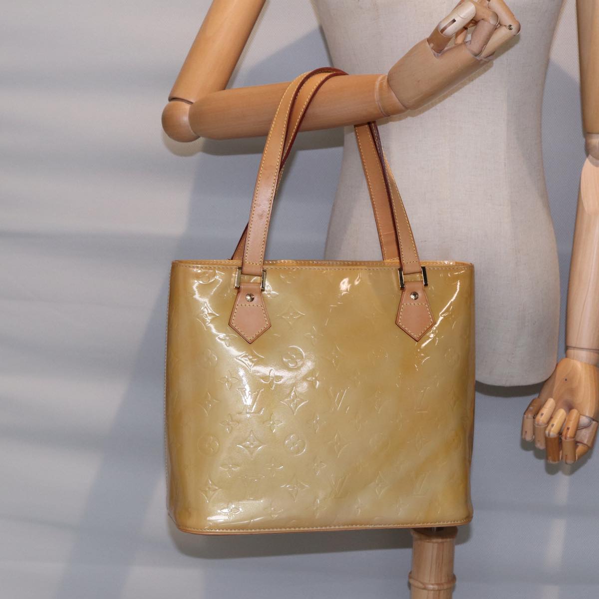 Louis Vuitton Houston Beige Patent Leather Handbag