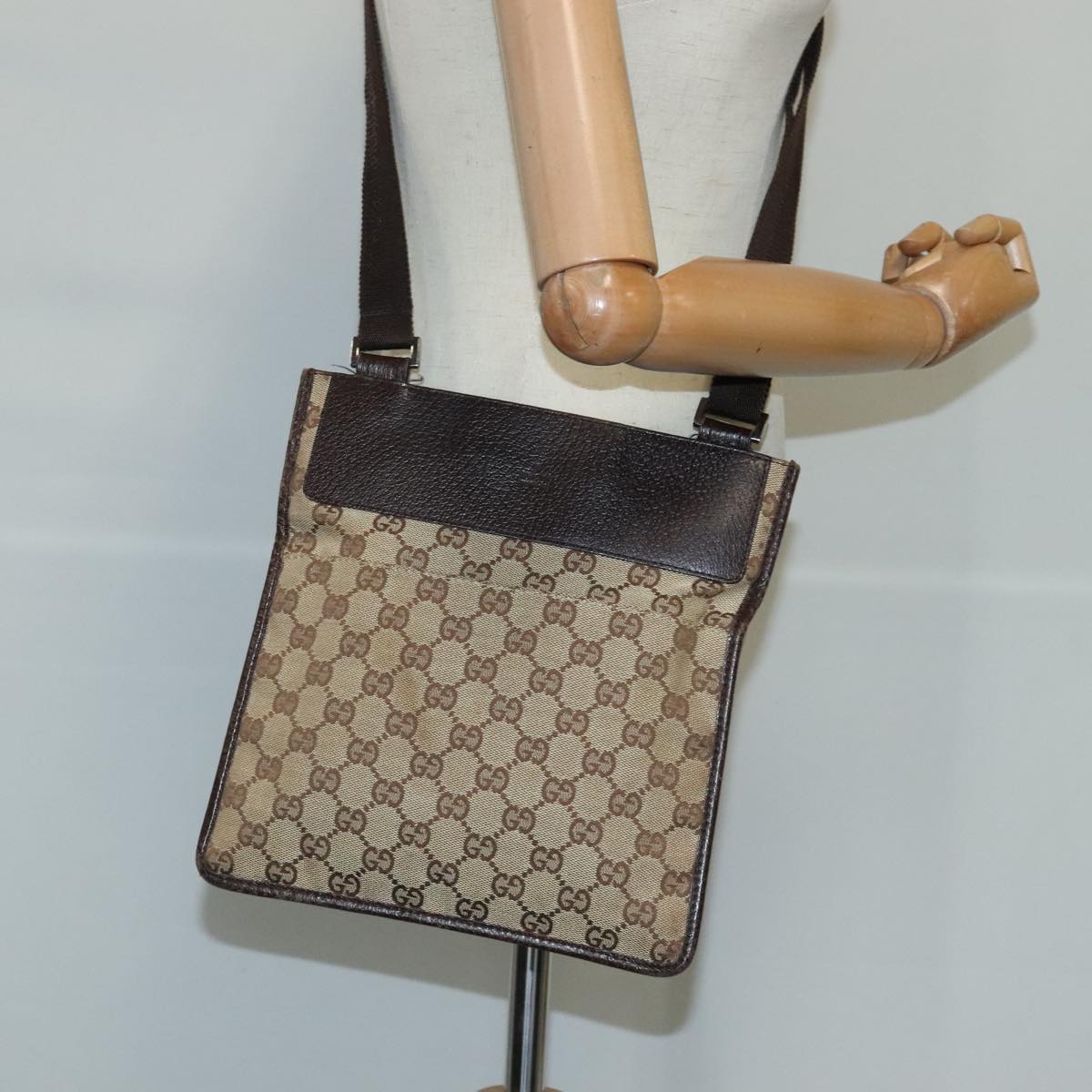Gucci Gg Canvas Brown Canvas Shoulder Bag