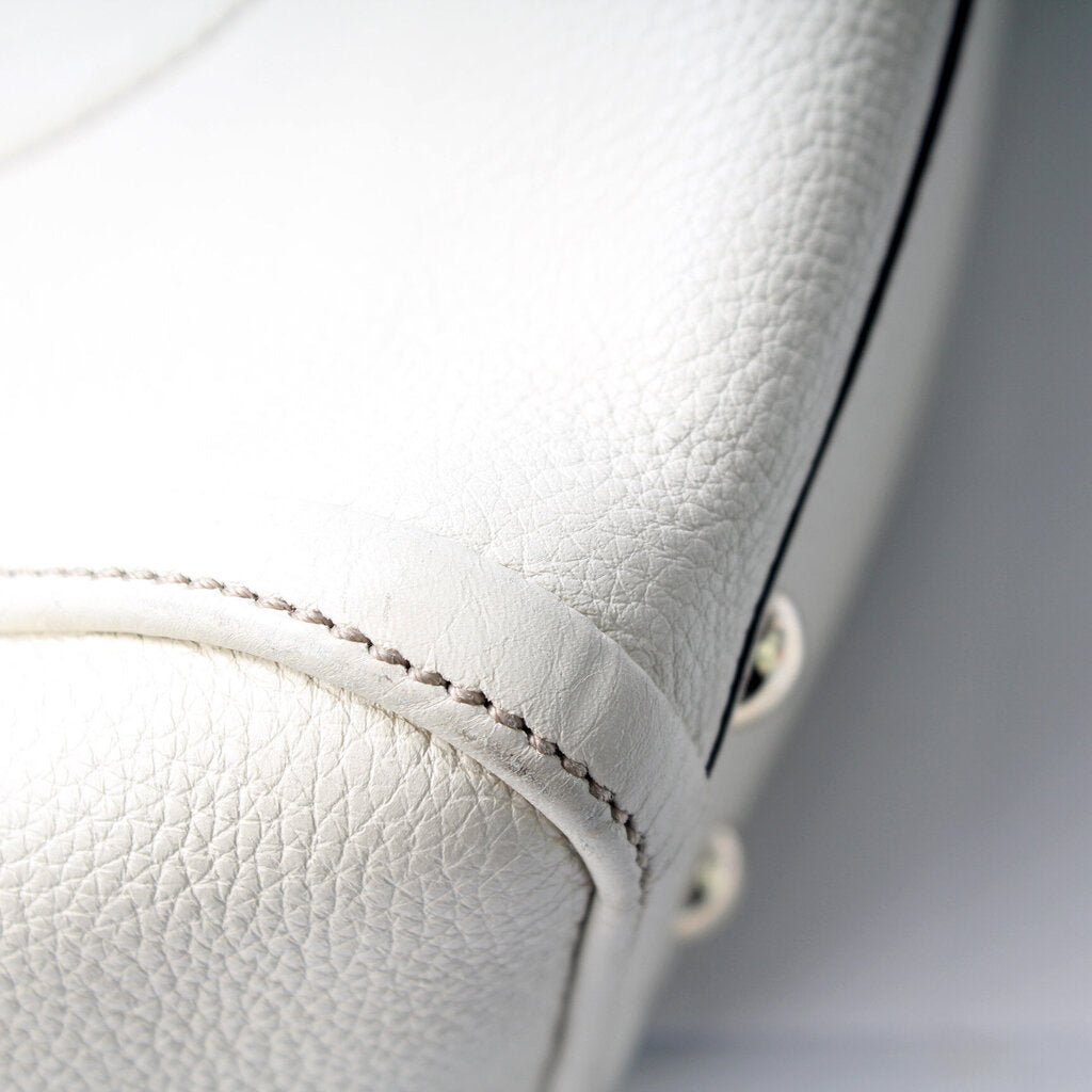 336751 Soho Leather Shoulder