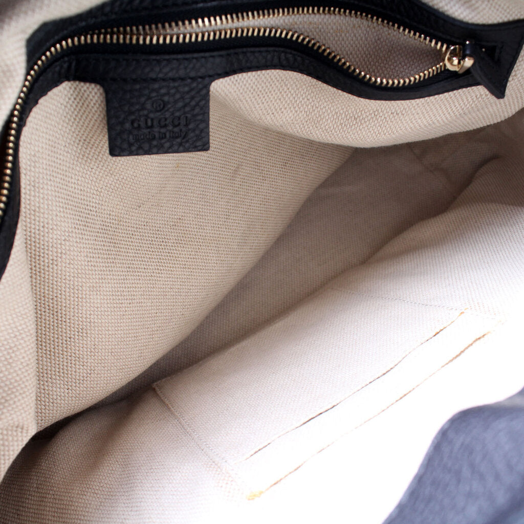 408825 Soho Shoulder Bag