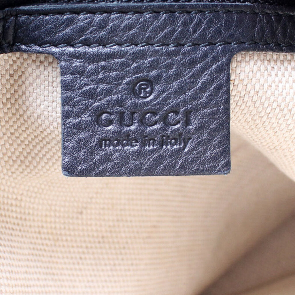 408825 Soho Shoulder Bag