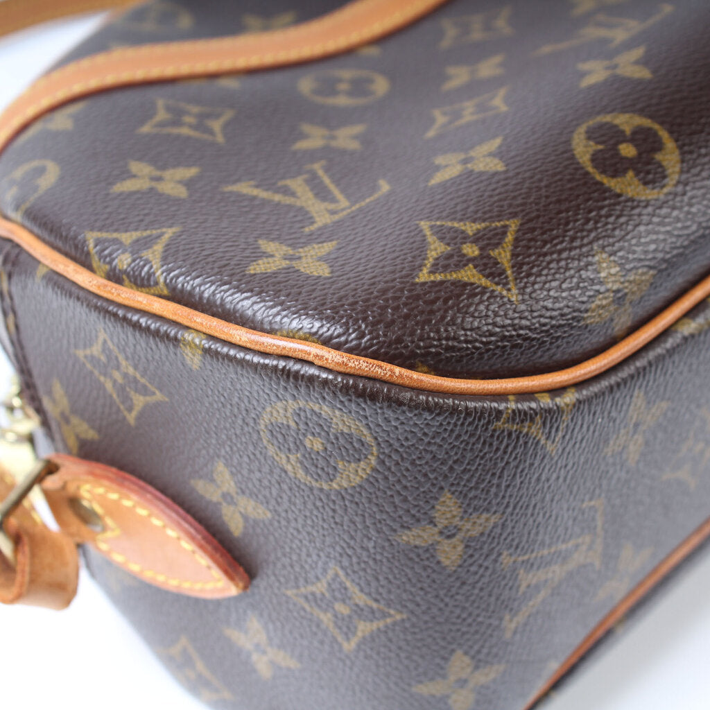 Blois Crossbody Monogram