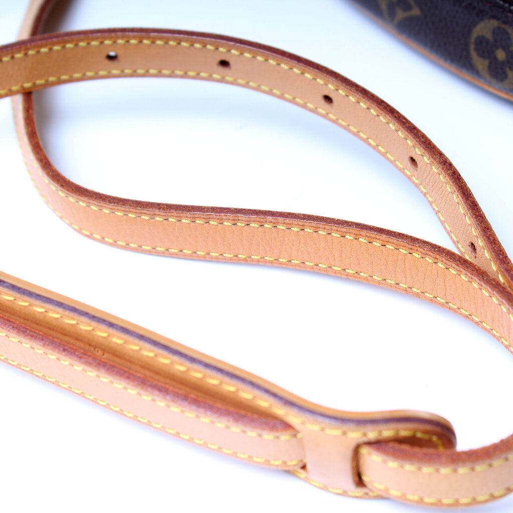 Blois Crossbody Monogram