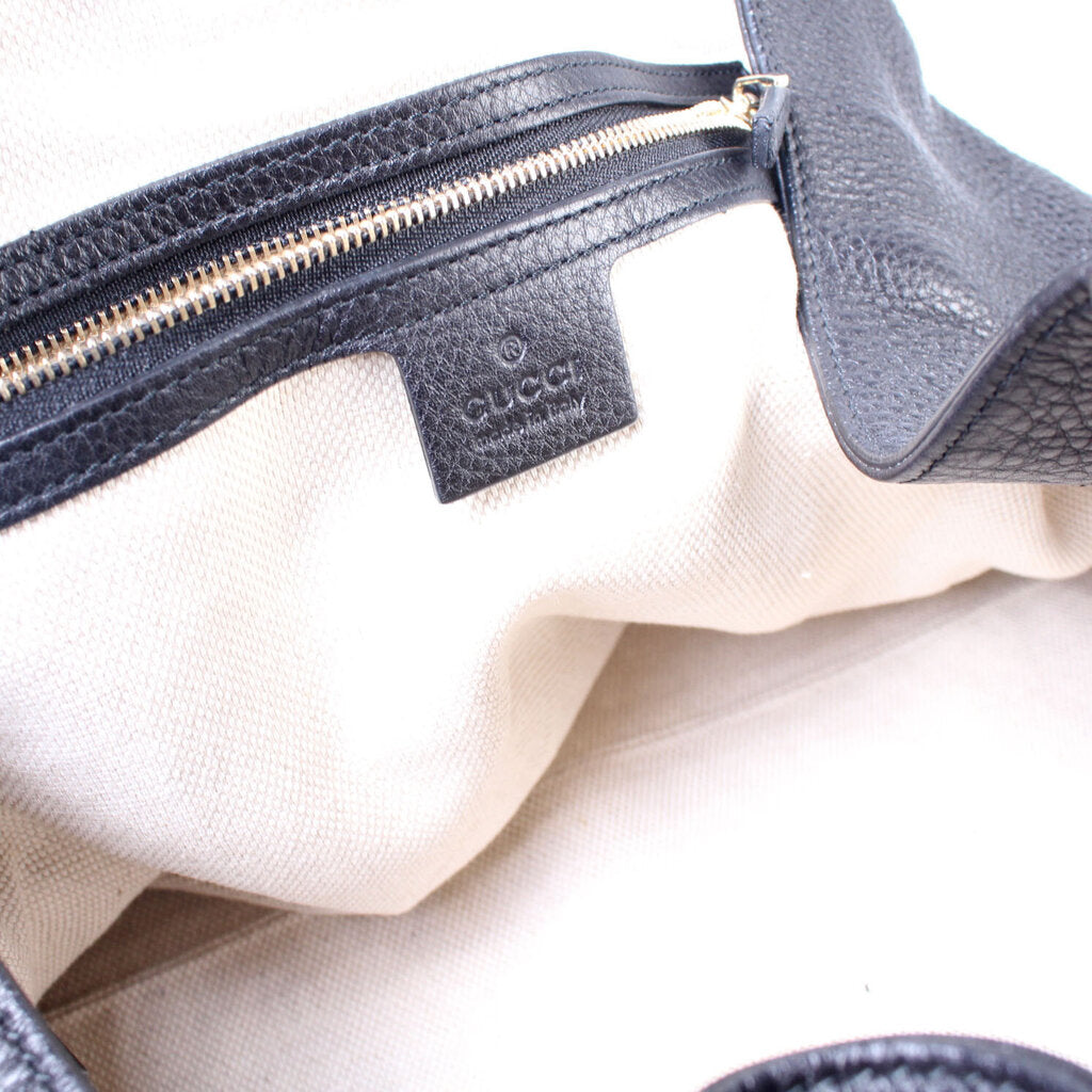 282309 Soho Leather Hobo Medium