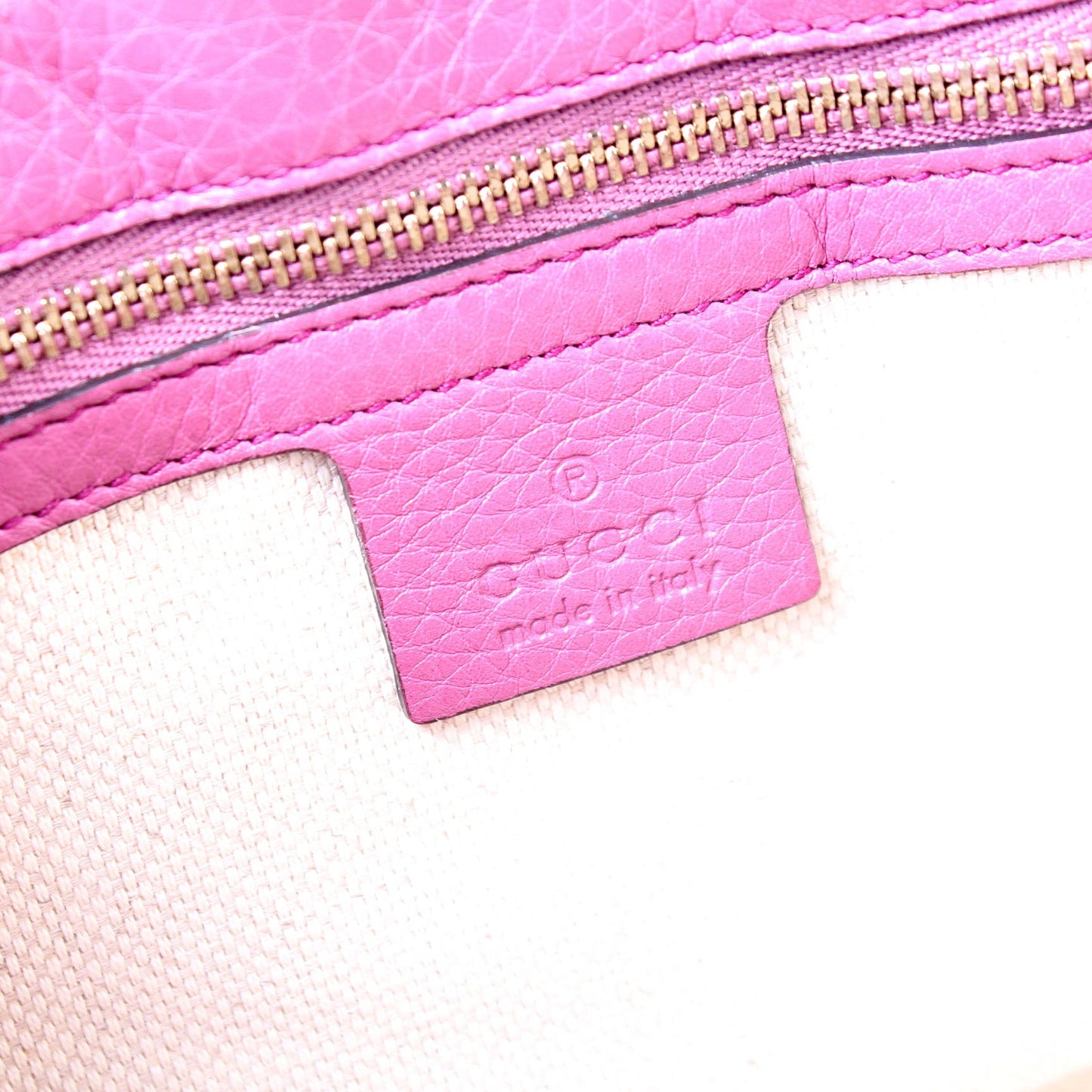 336752 Soho Chain Crossbody Medium