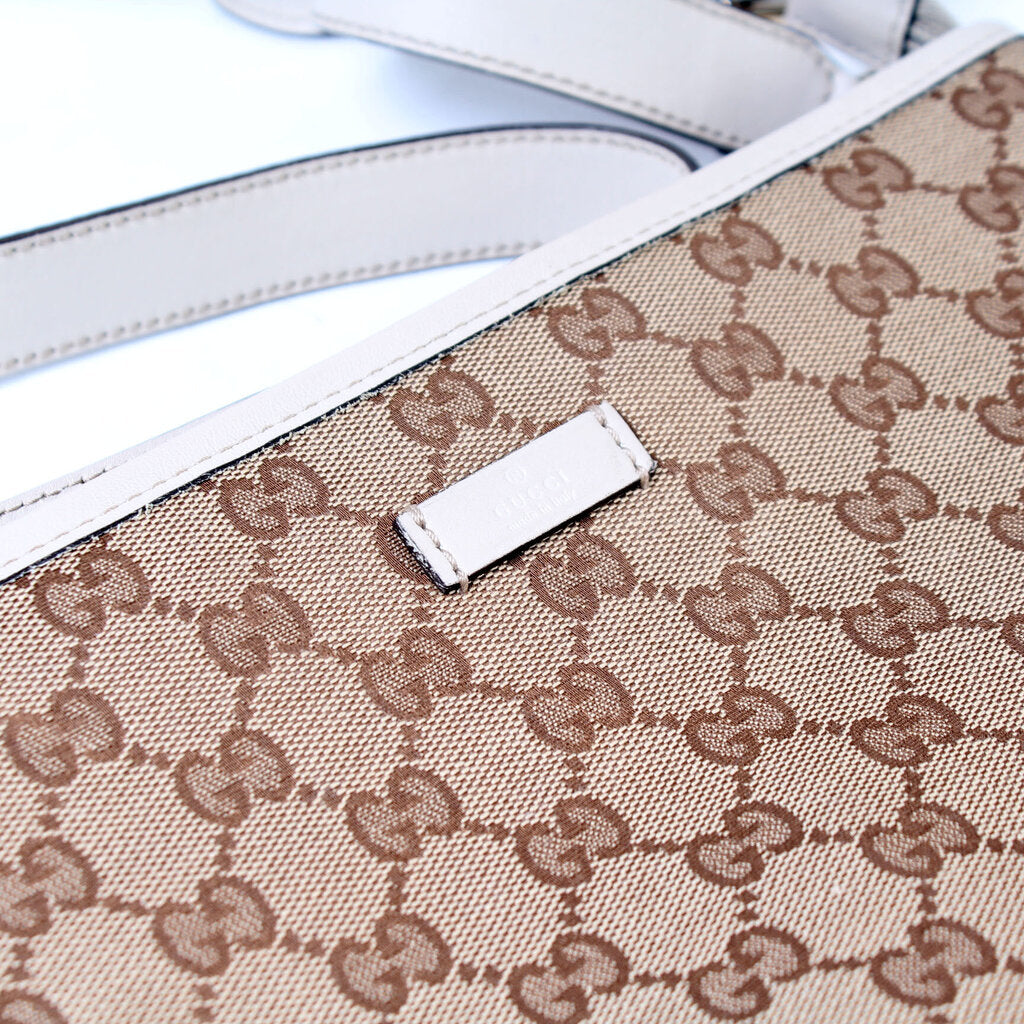 388924 GG Canvas Crossbody