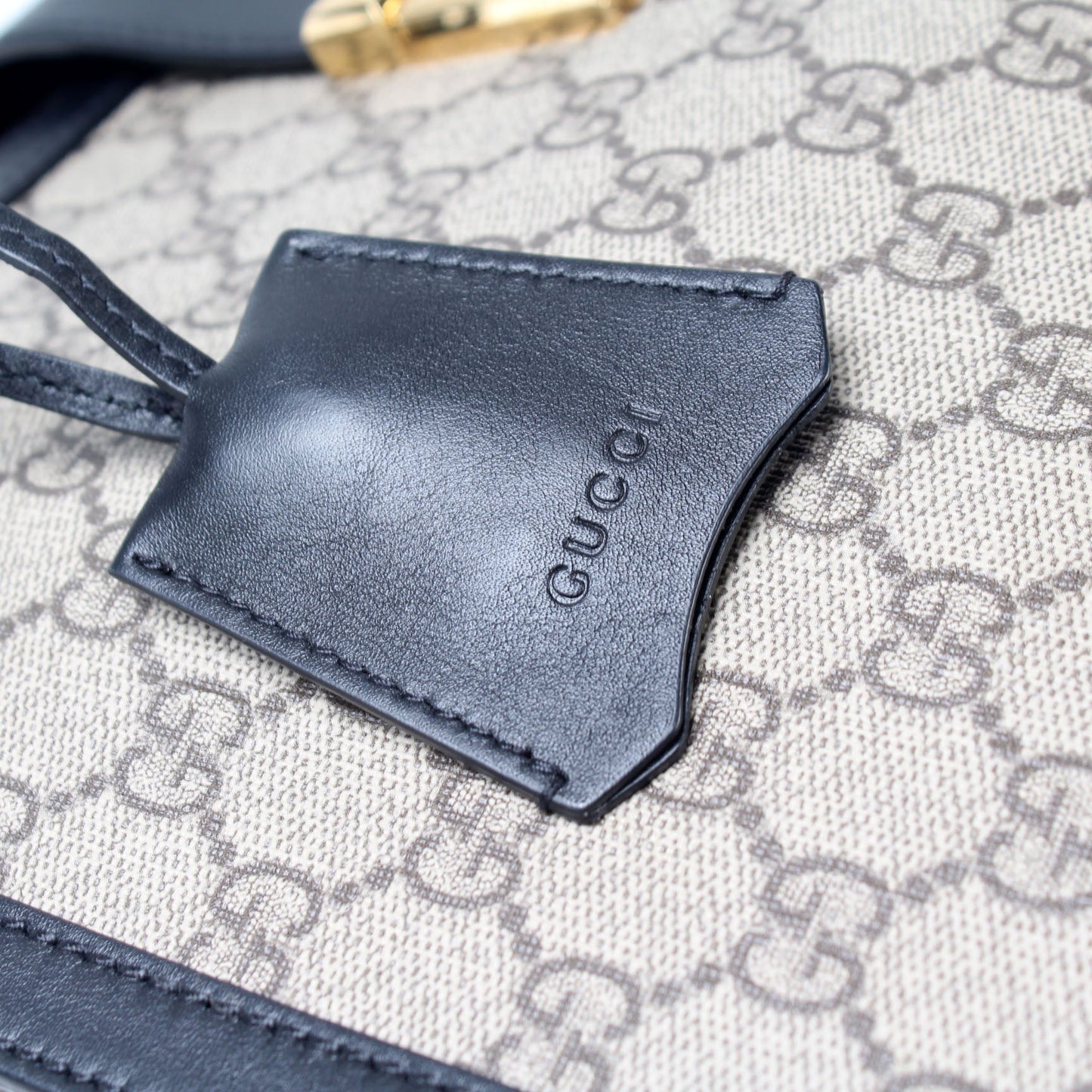 479197 Padlock GG Shoulder Medium