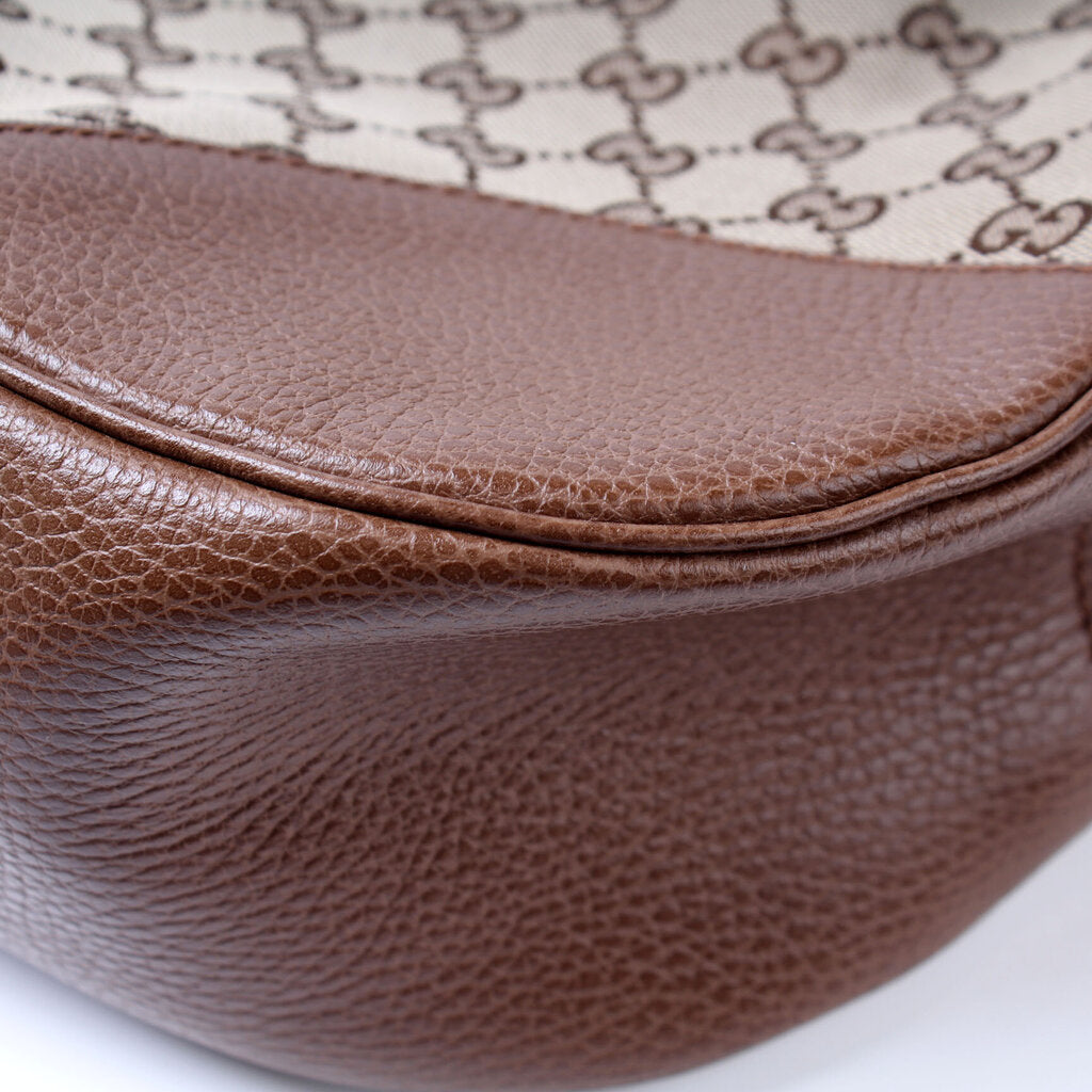 449244 GG Canvas Bree Hobo