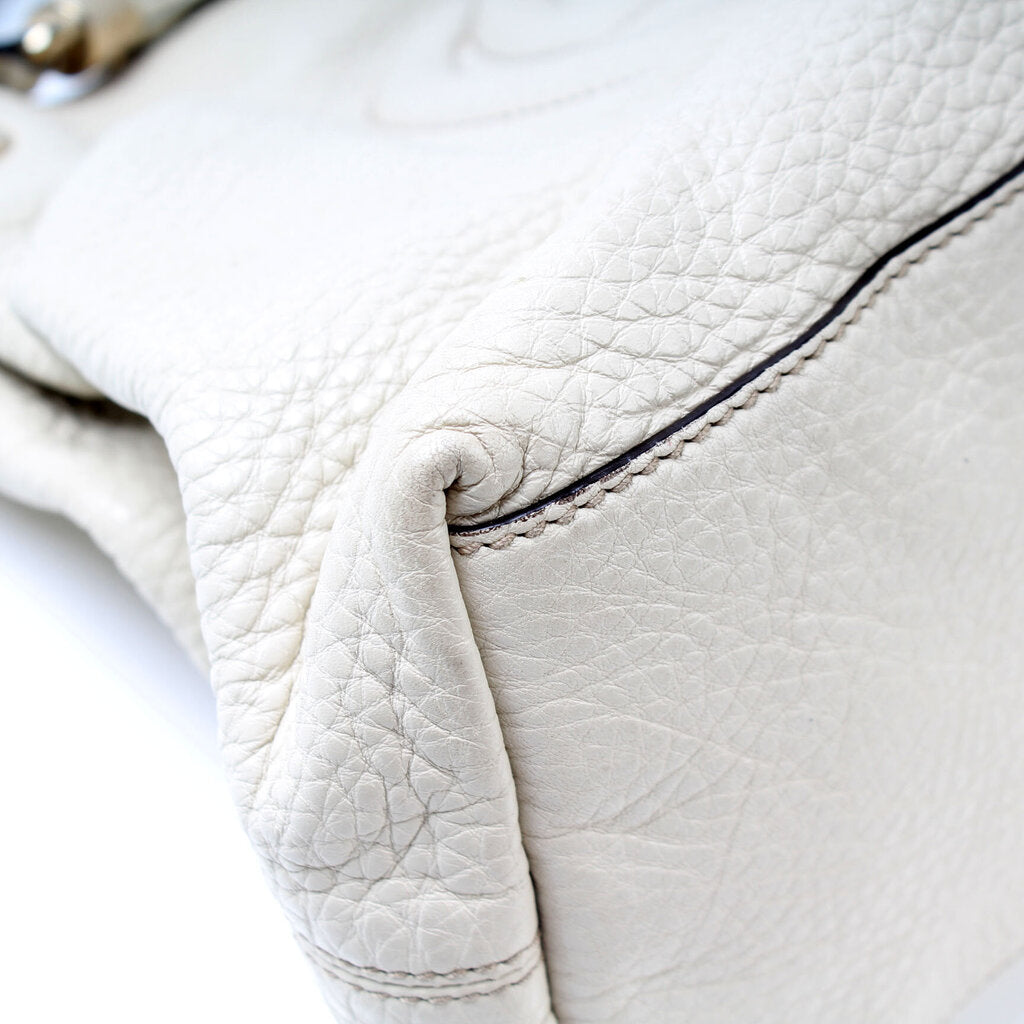 308982 Soho Leather Shoulder Medium