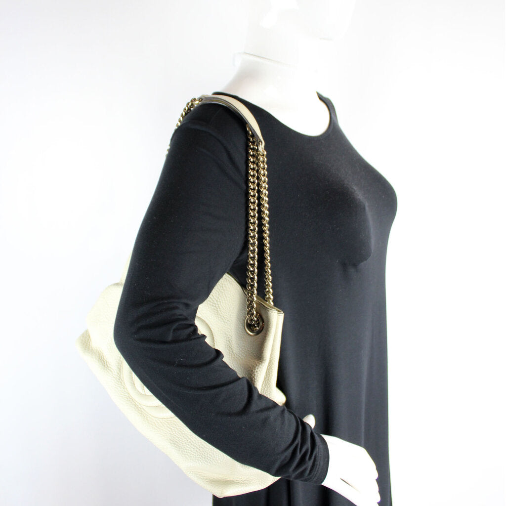308982 Soho Leather Shoulder Medium