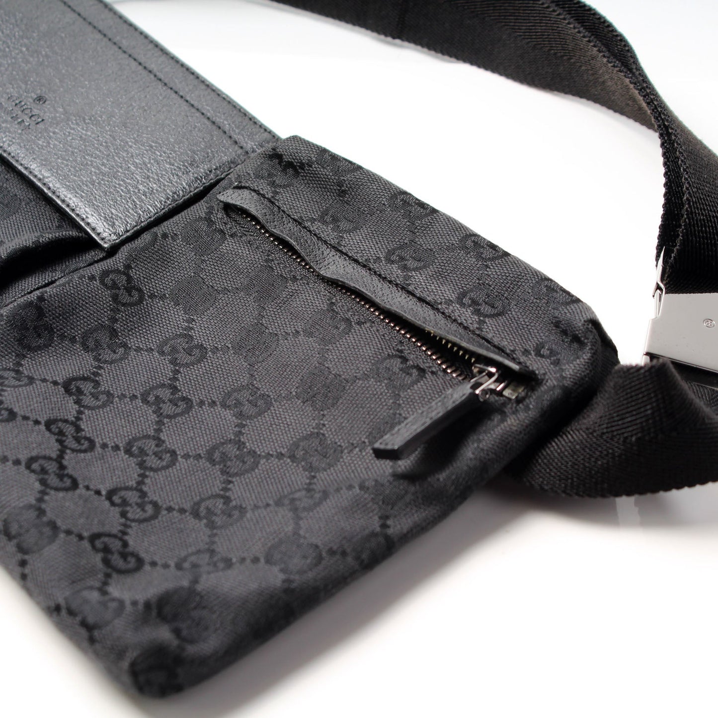 28566 GG Canvas Waist Bag