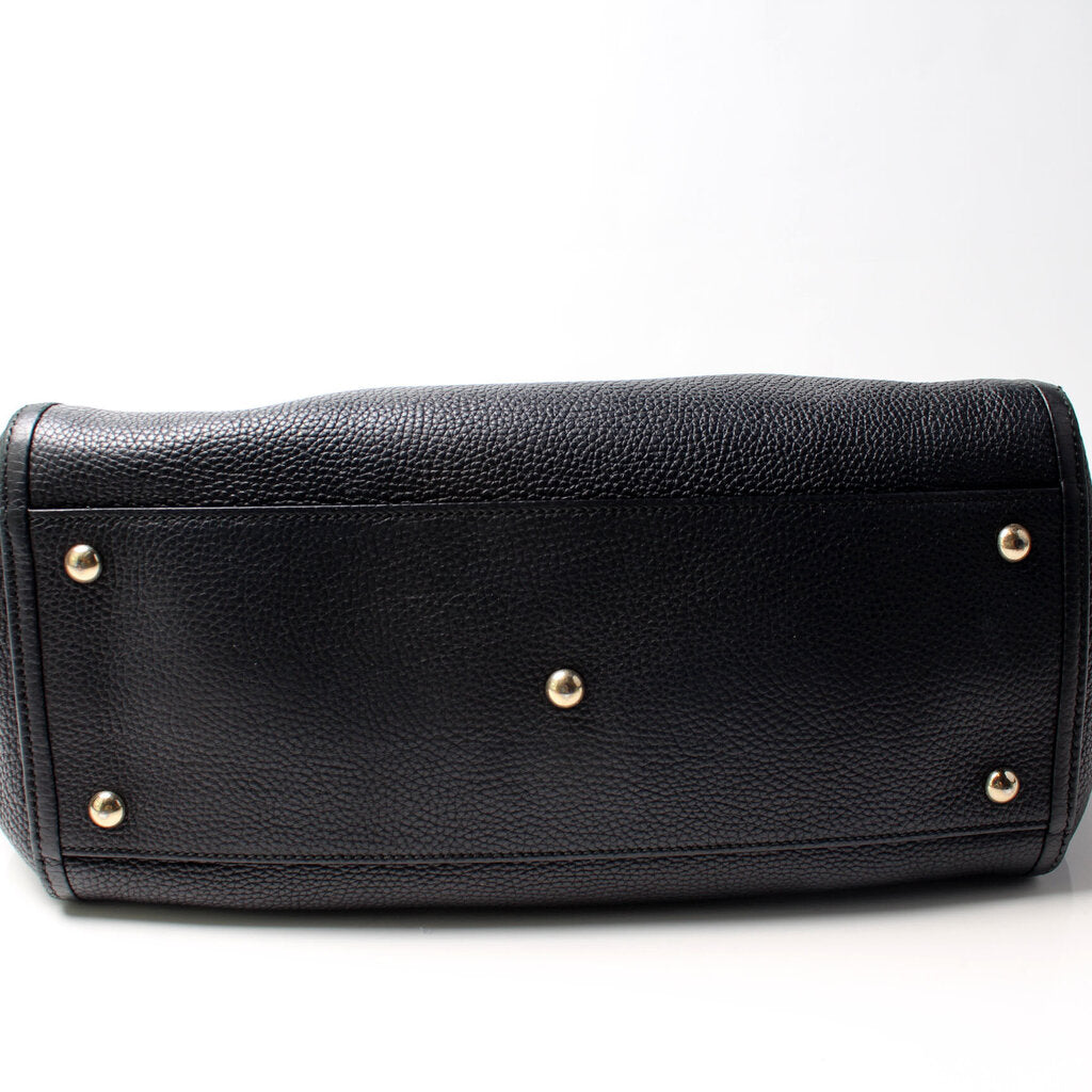 282309 Soho Leather Hobo Medium