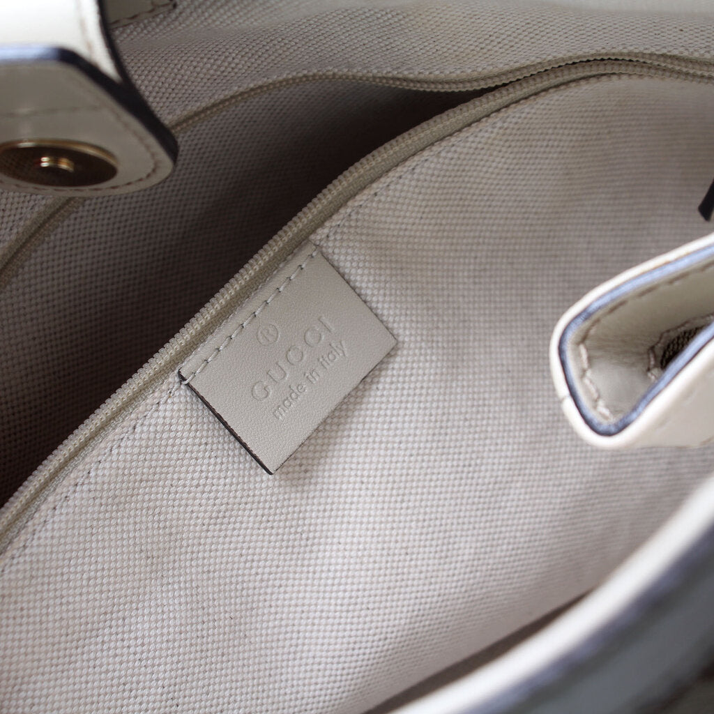 211944 Sukey GG Canvas