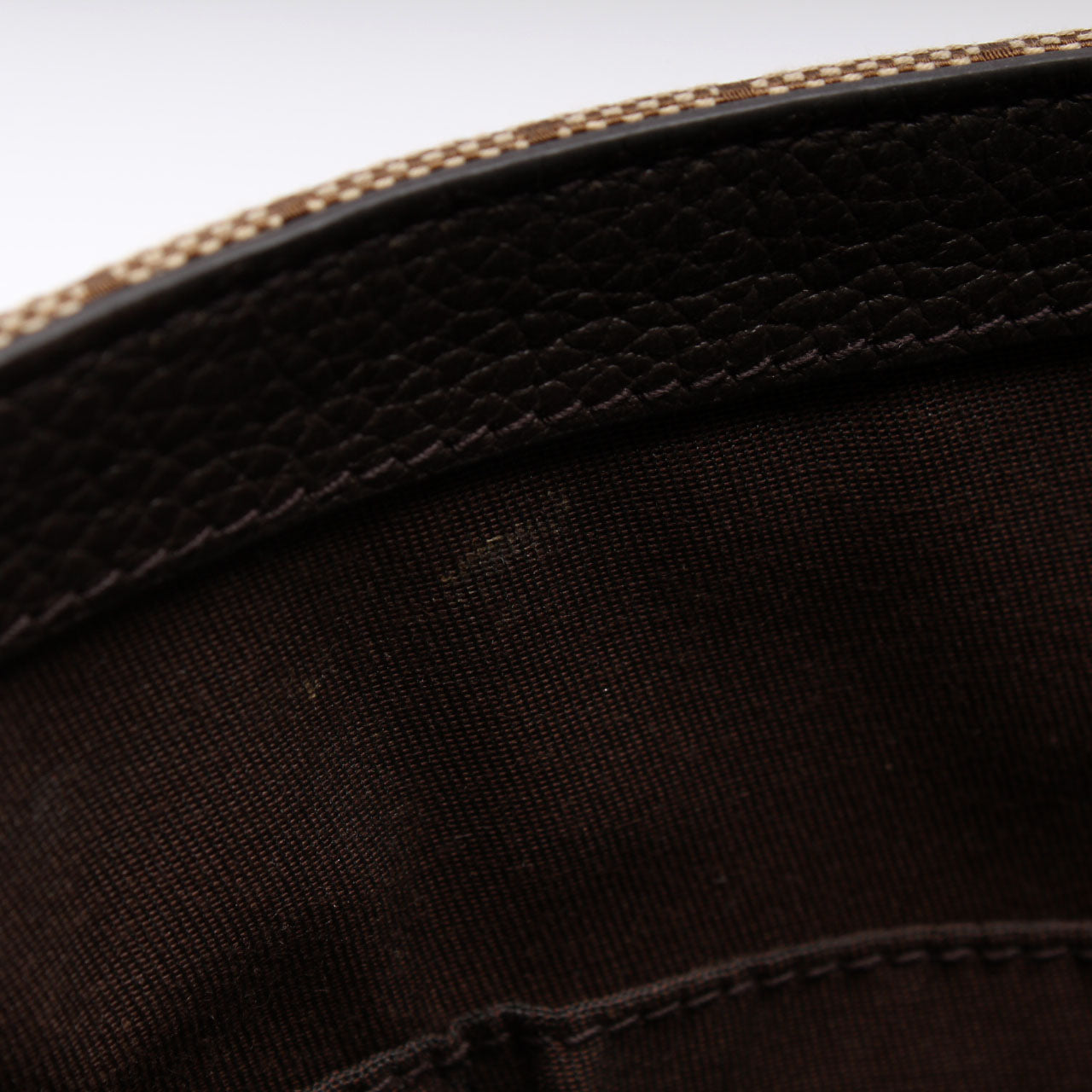 449172 GG Canvas Messenger