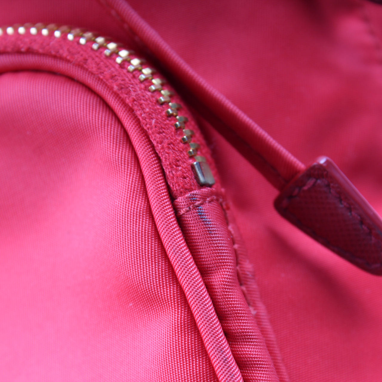1BH038 Vela Nylon Bucket Bag