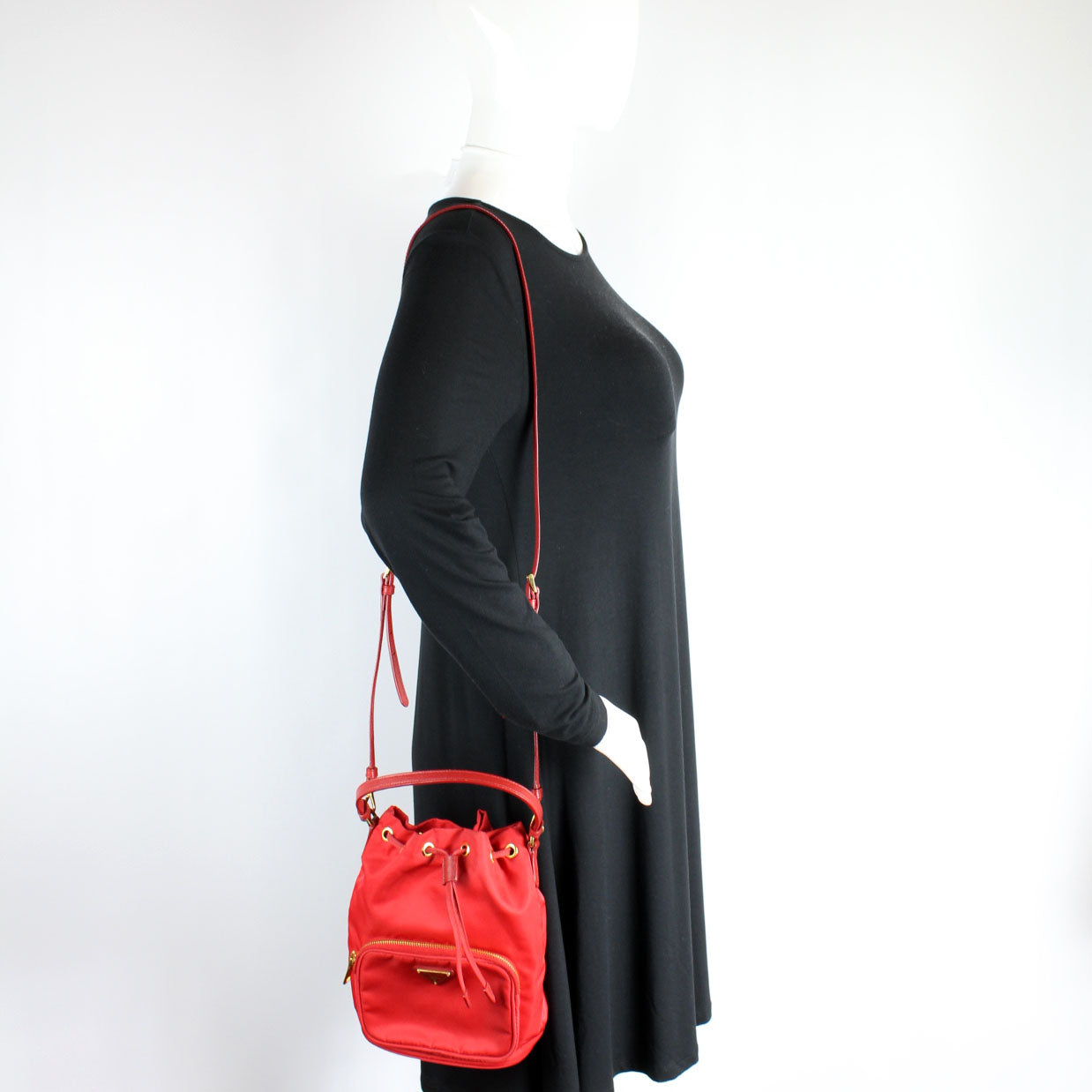 1BH038 Vela Nylon Bucket Bag