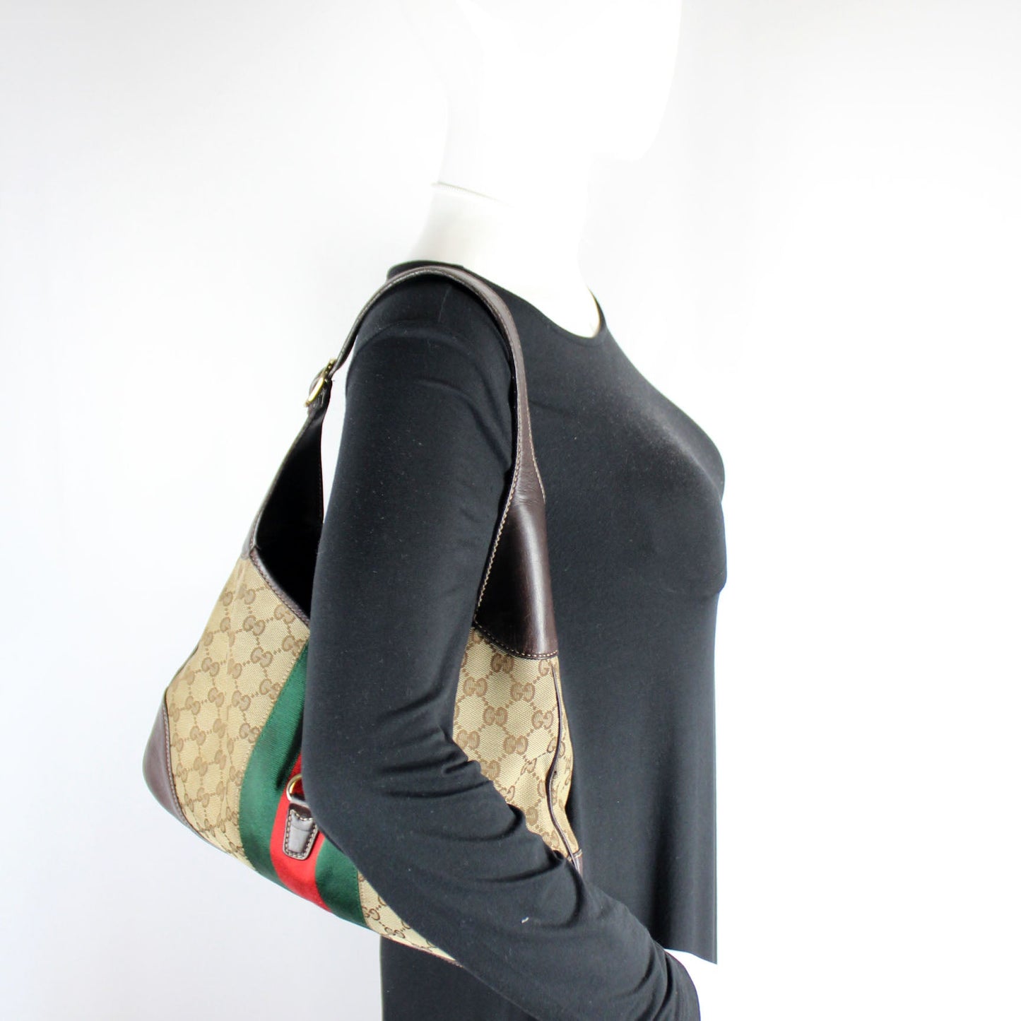 153026 Web Jackie Hobo