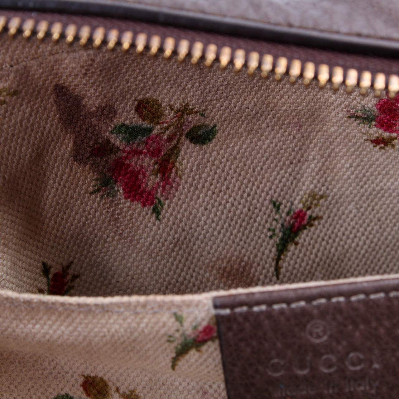 476466 GG Supreme Messenger