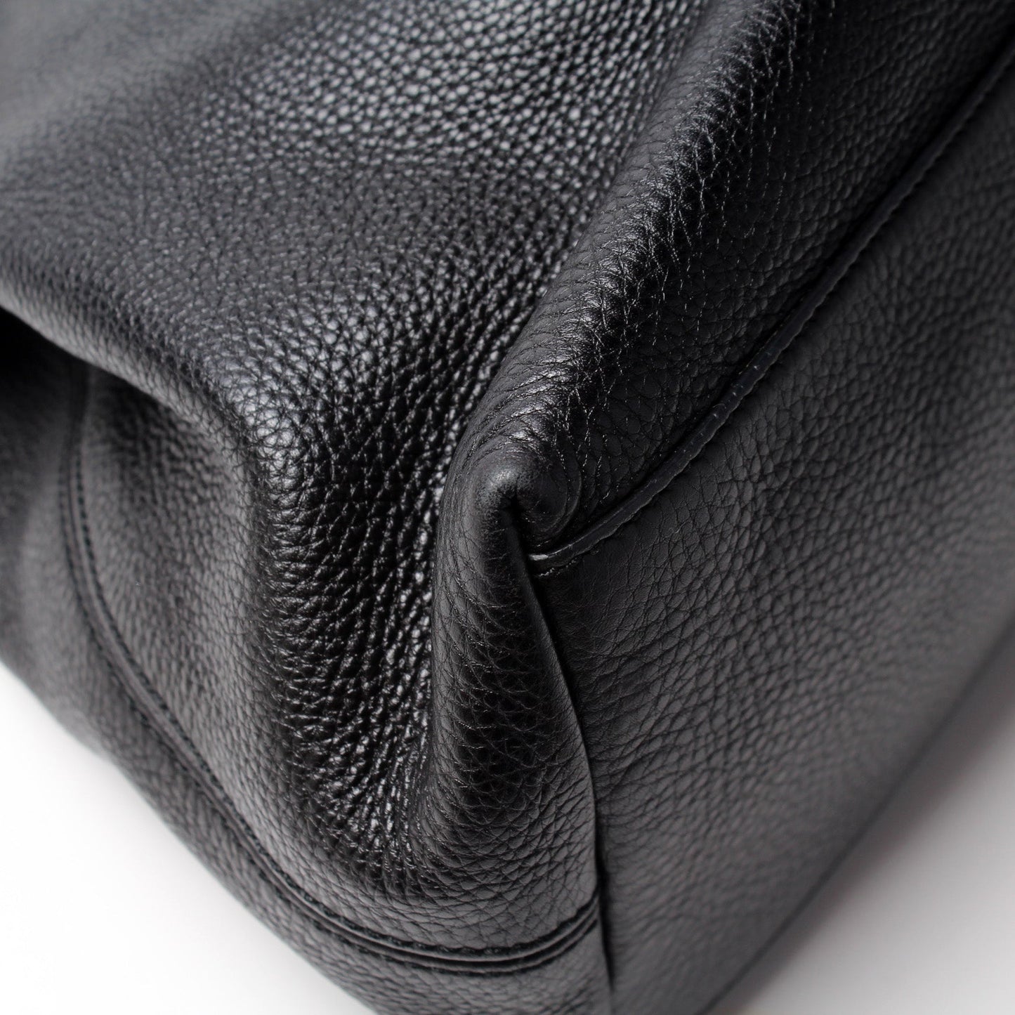 308982 Soho Leather Shoulder Medium