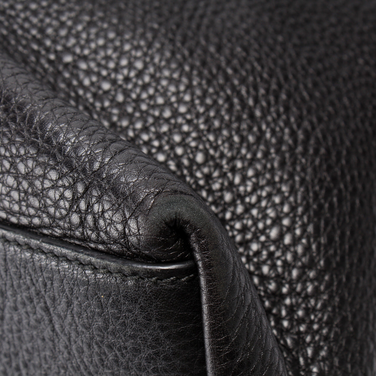 308982 Soho Leather Shoulder Medium