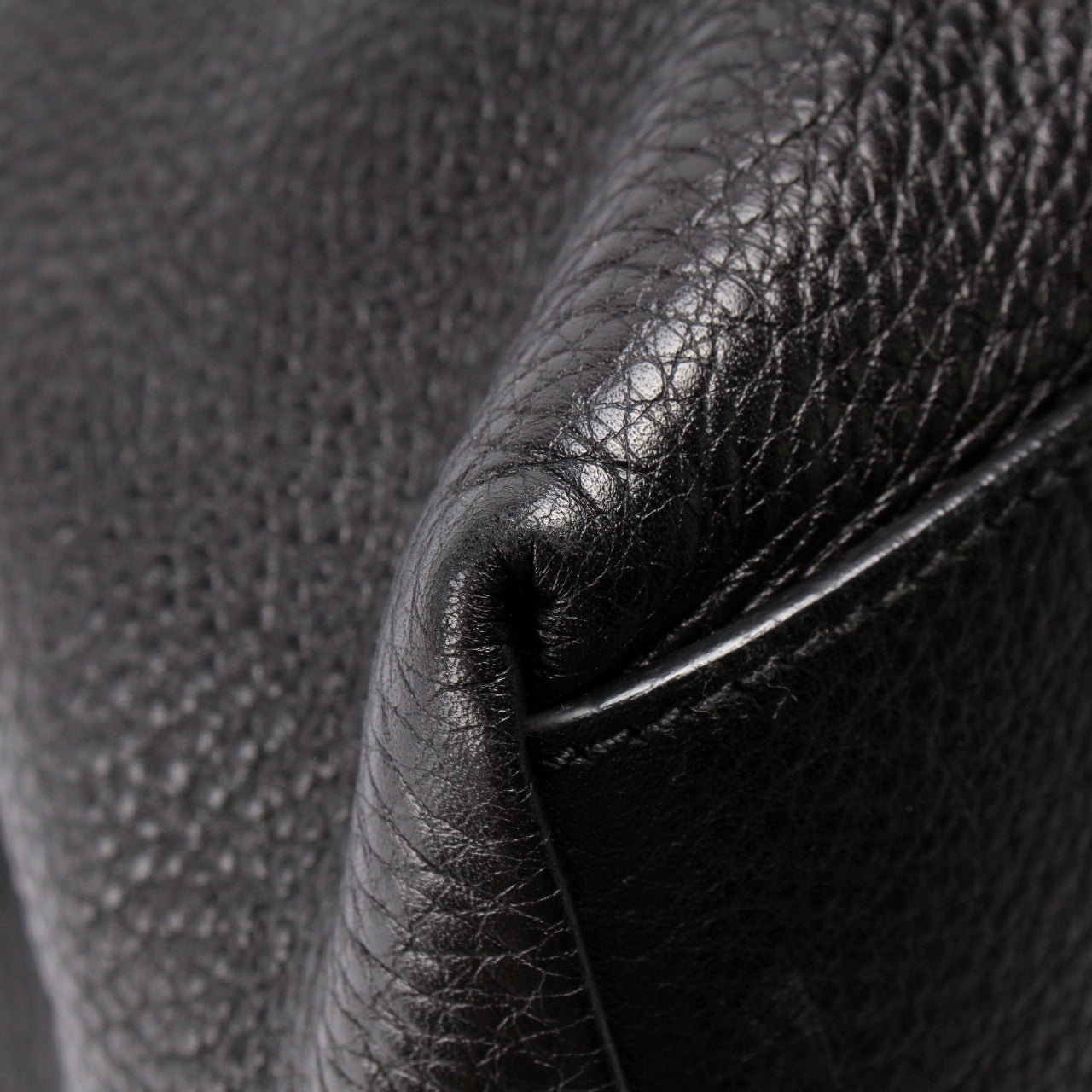 308982 Soho Leather Shoulder Medium